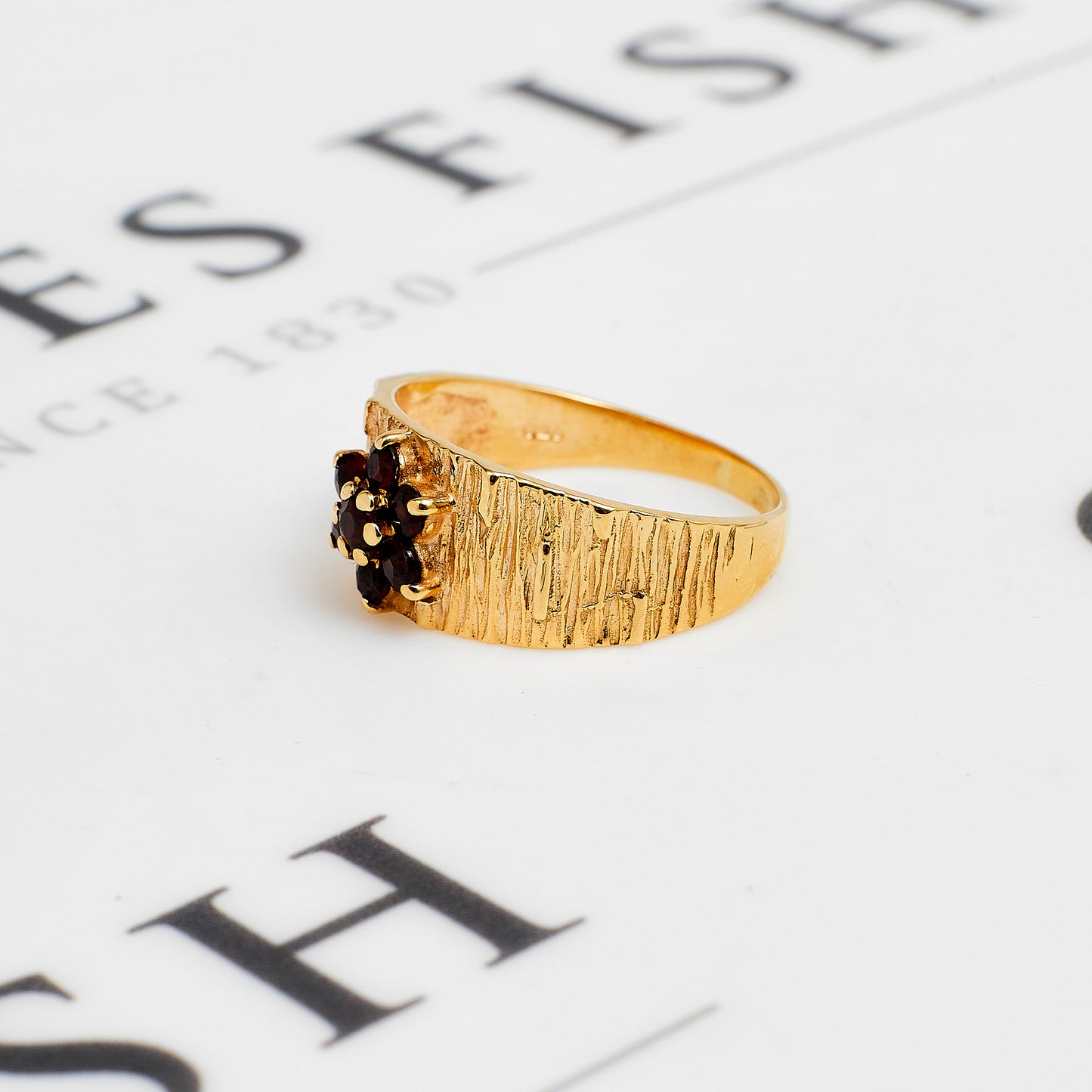 Pre-Owned 9ct Gold Garnet Cluster Barked Ring Size U