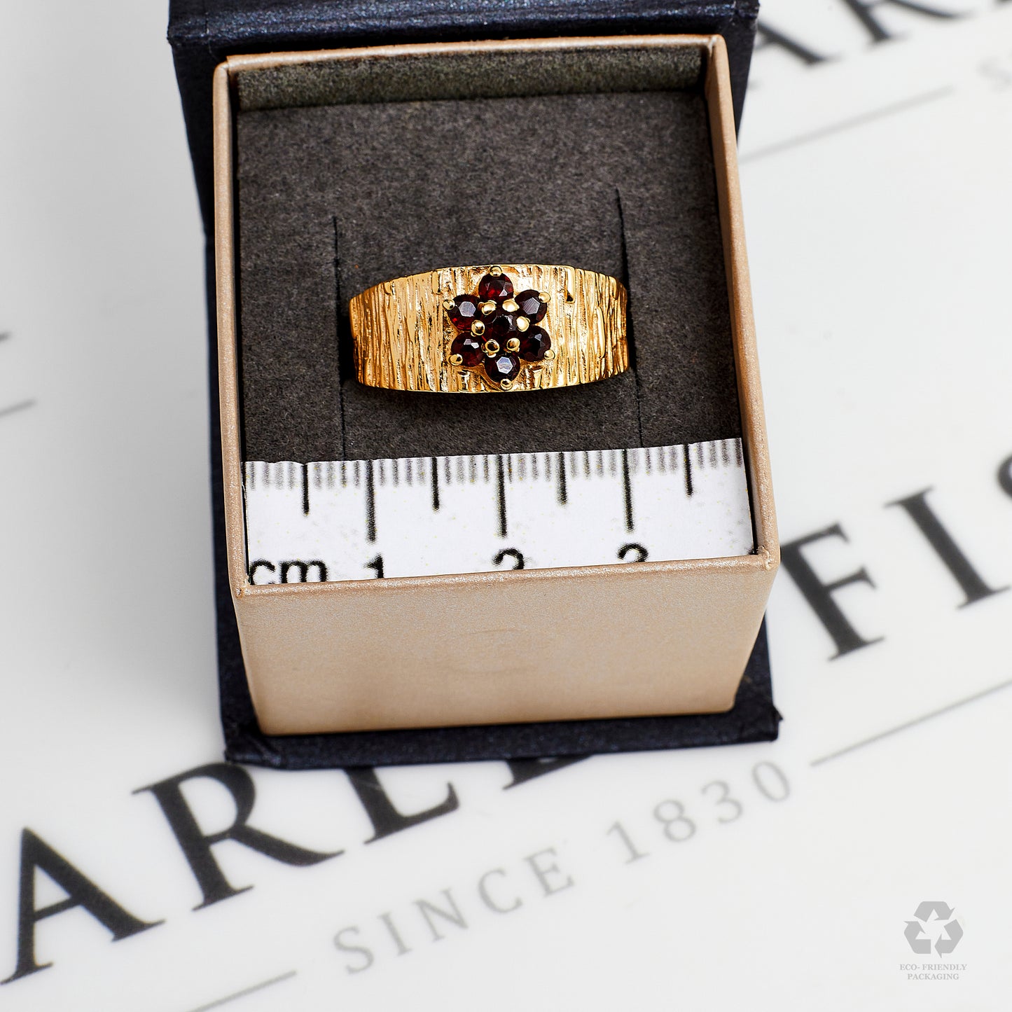 Pre-Owned 9ct Gold Garnet Cluster Barked Ring Size U