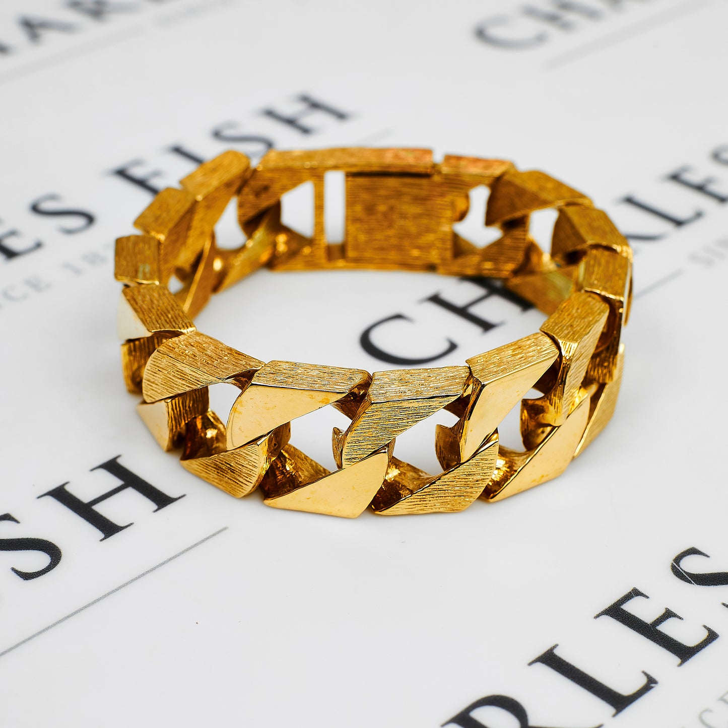 Pre-Owned 9ct Gold Polished & Barked Curb Bracelet 9 Inch