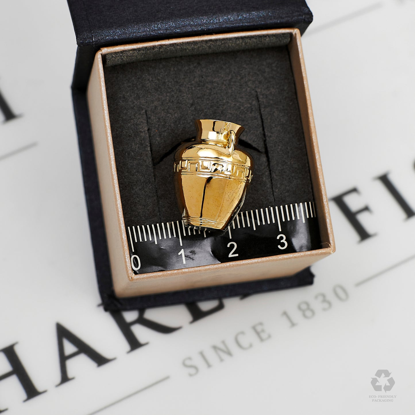 Pre-Owned 9ct Gold Handle Vase Charm