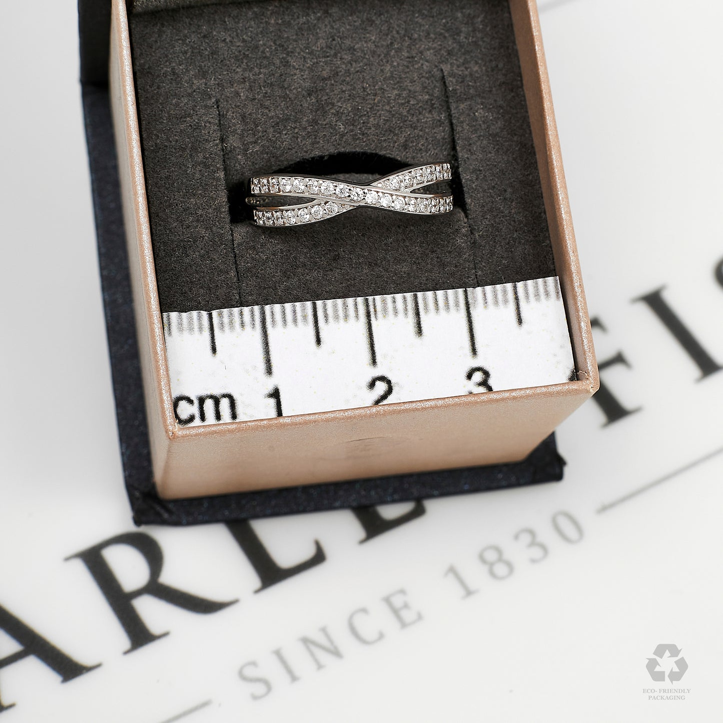 Pre-Owned 9ct White Gold CZ Crossover Ring Size Q