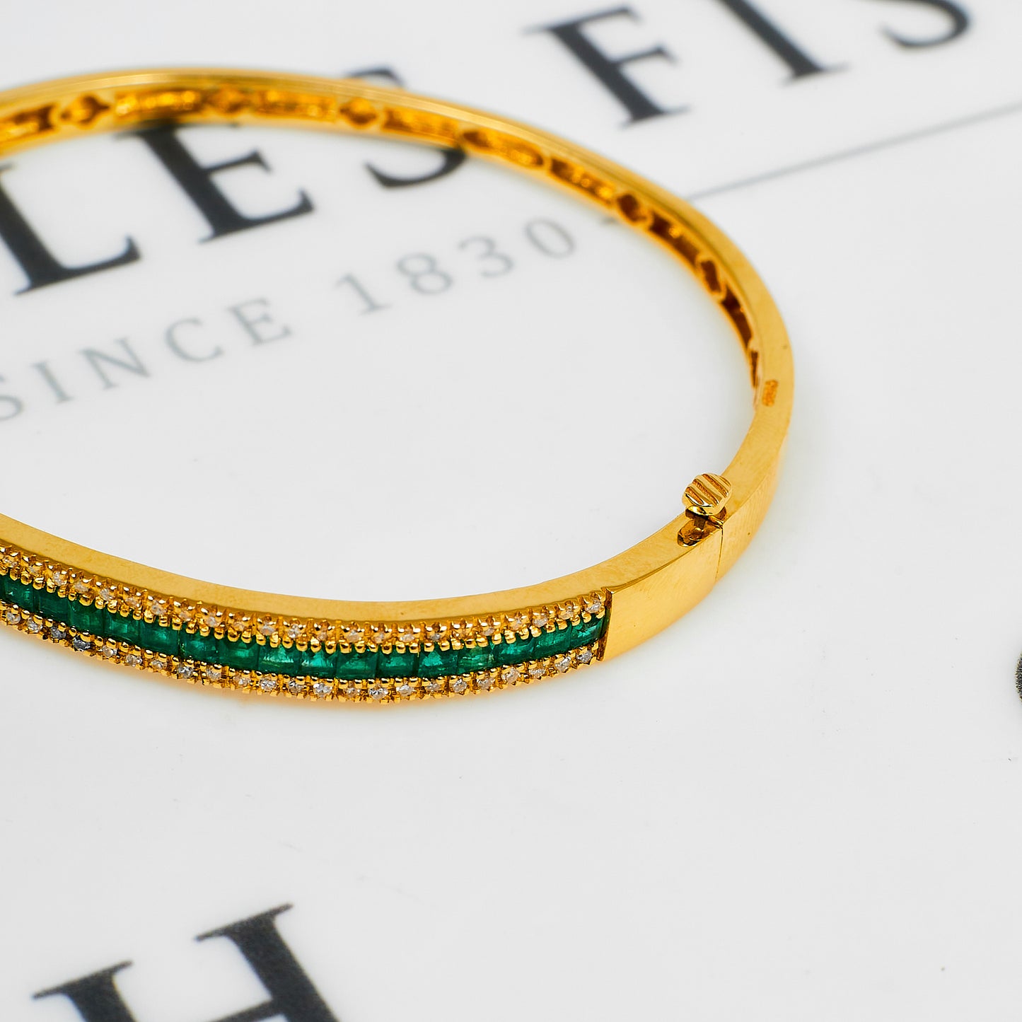 Pre-Owned 14ct Gold 3 Row Diamond & Emerald Hinged Bangle