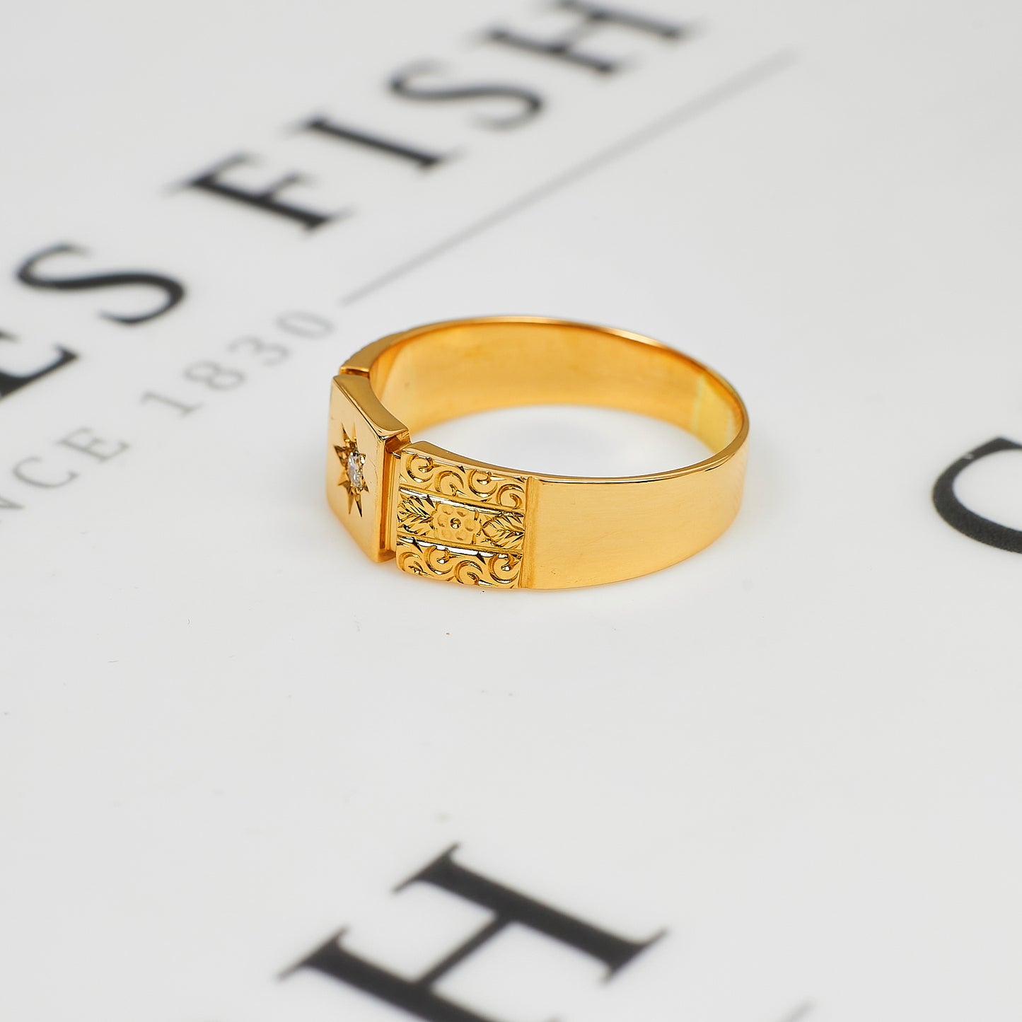 Pre-Owned 9ct Gold 2 Tone Mens Diamond Set Ring Size V