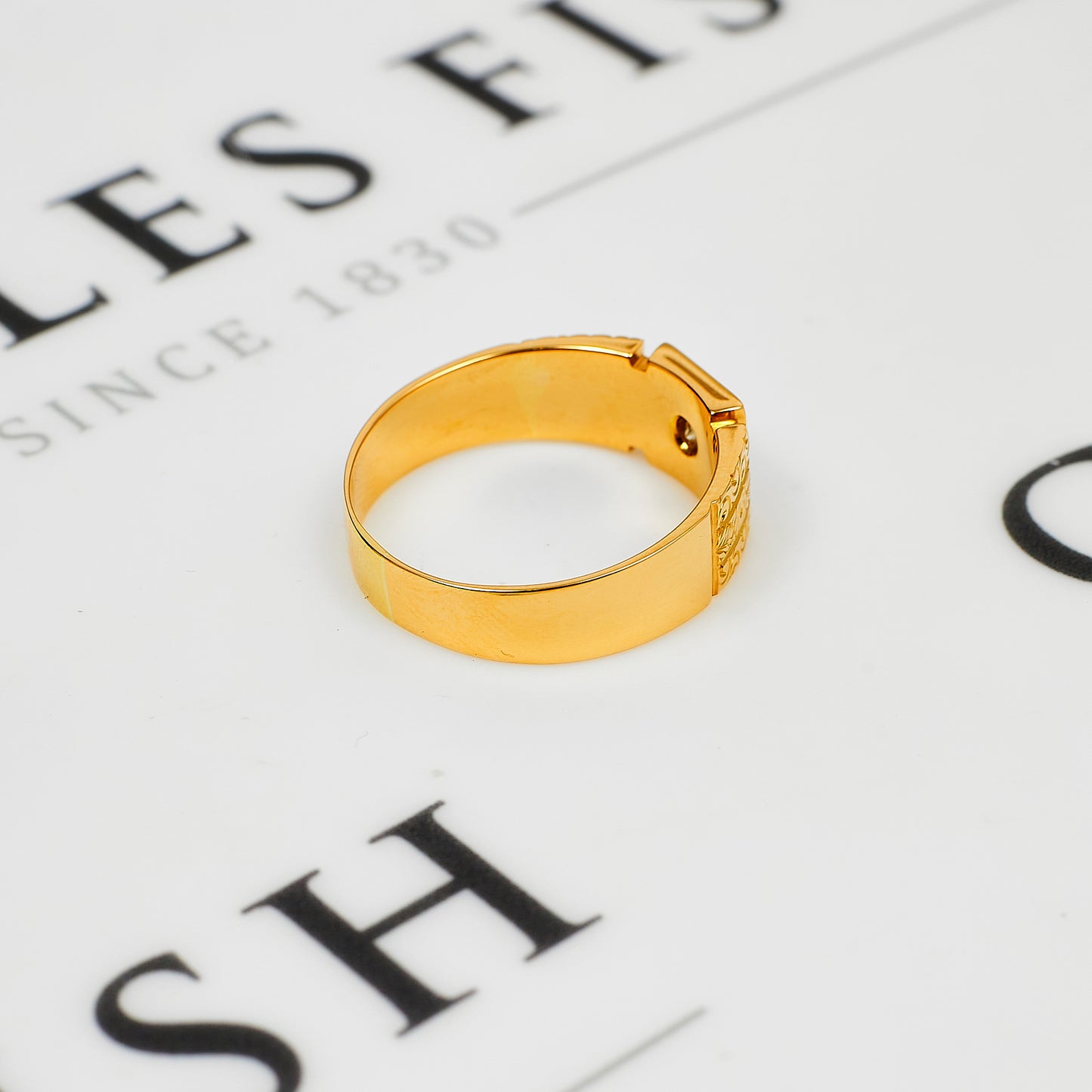 Pre-Owned 9ct Gold 2 Tone Mens Diamond Set Ring Size V