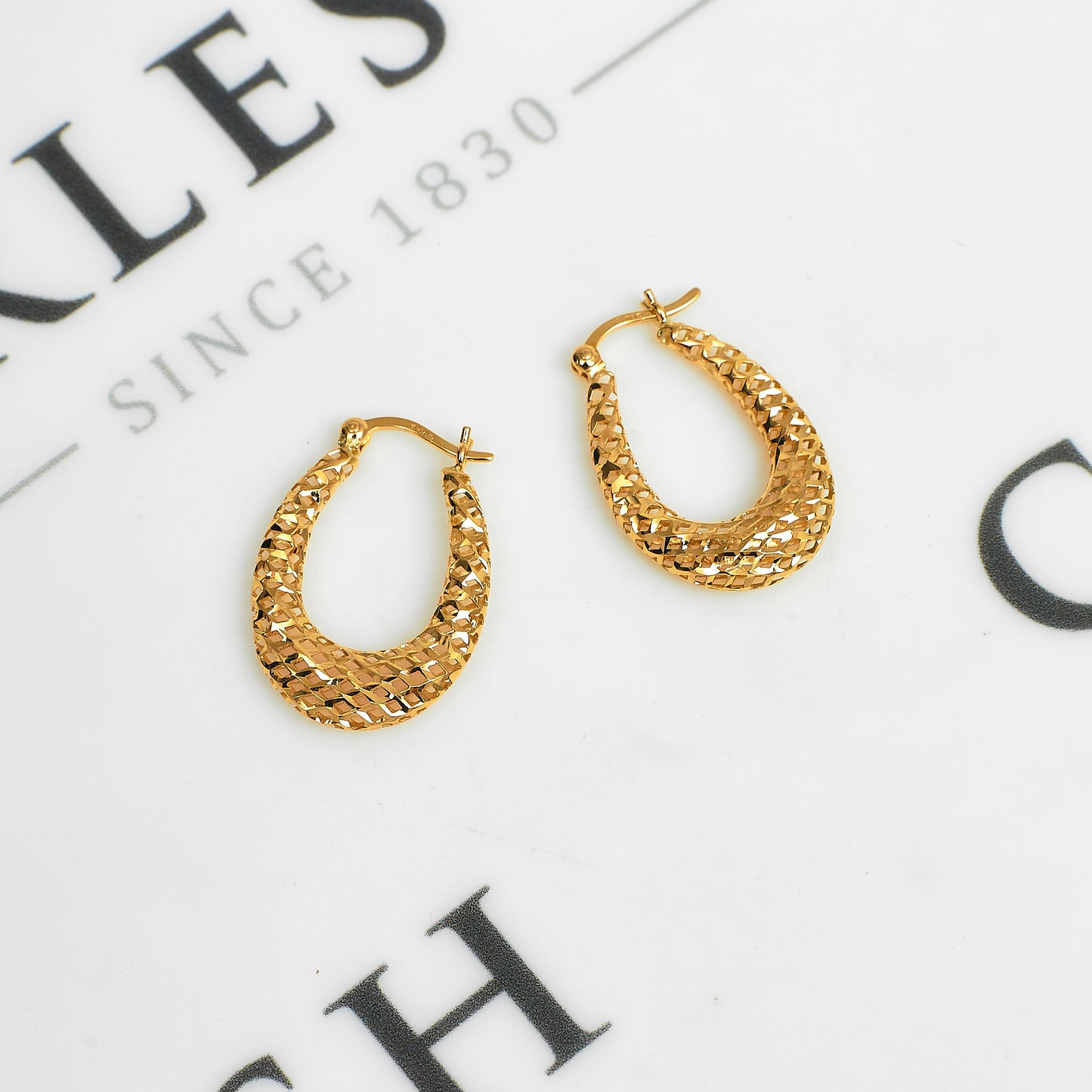 Pre-Owned 9ct Gold Cut Out Oval Creole Earrings