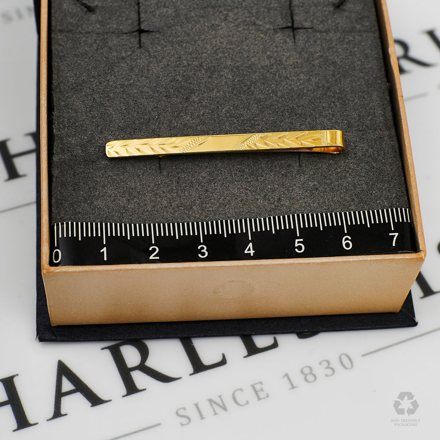 Pre-Owned 9ct Gold Patterned Tie Slide