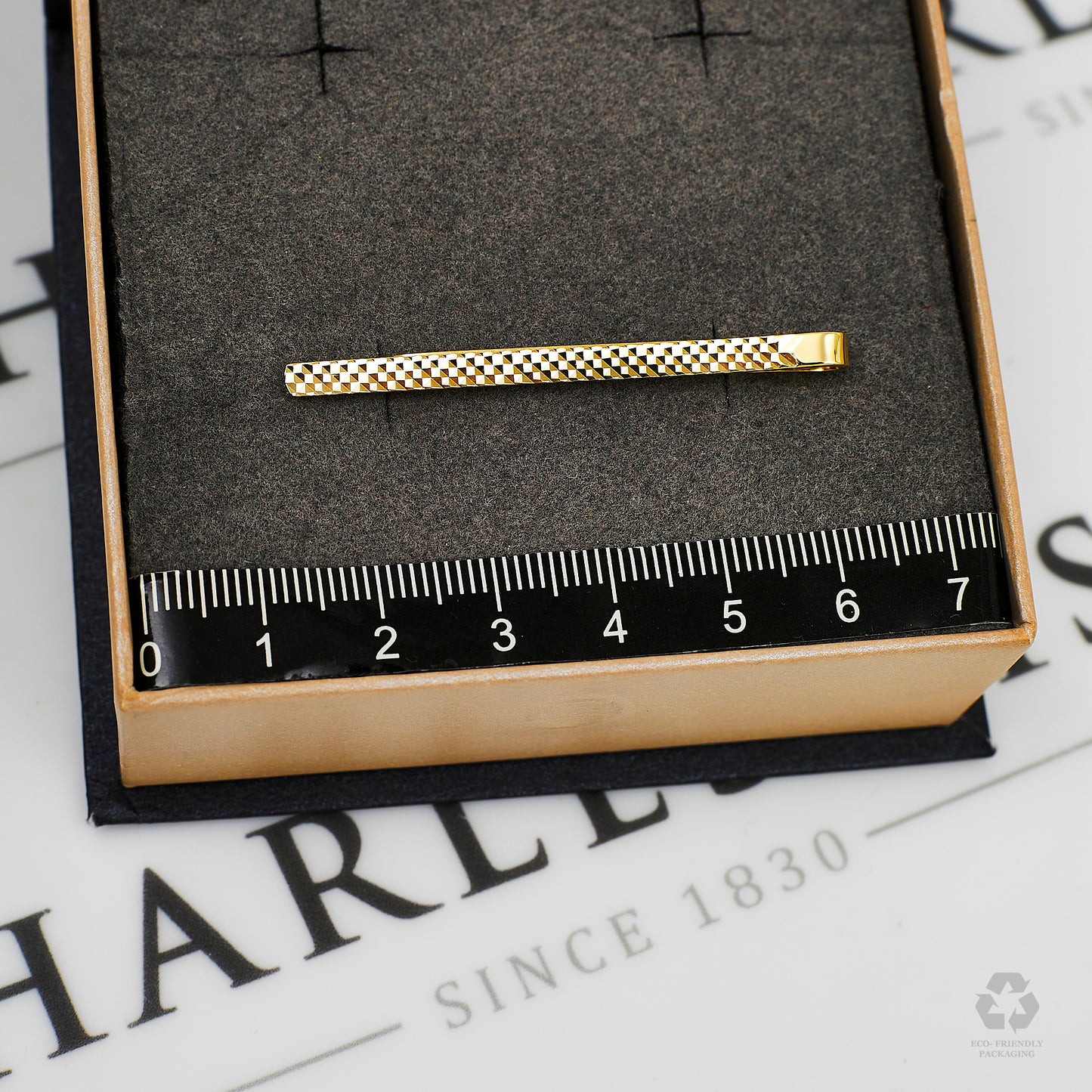 Pre-Owned 9ct Gold Patterned Tie Slide