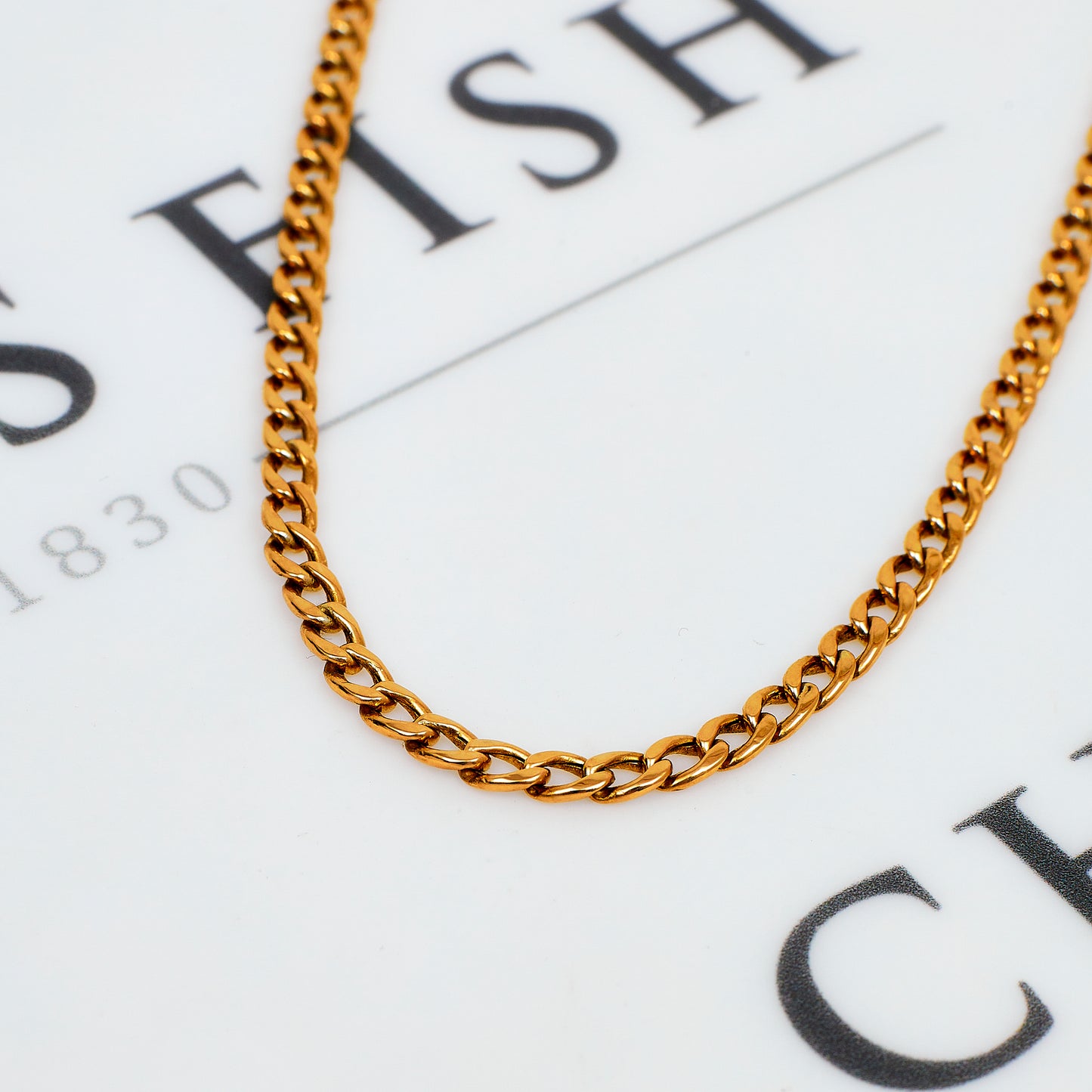 Pre-Owned 9ct Gold Curb Chain Necklace 22 Inch