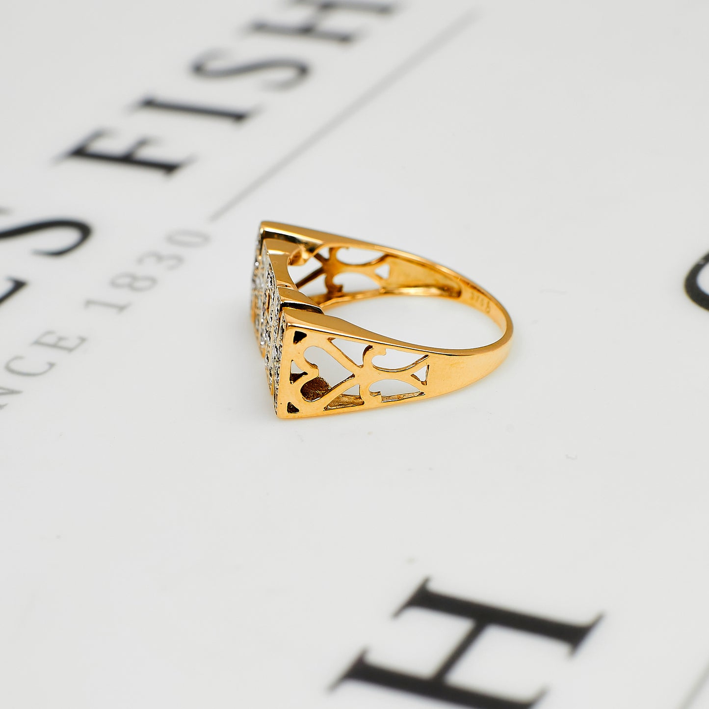 Pre-Owned 9ct Gold CZ NAN Ring Size P