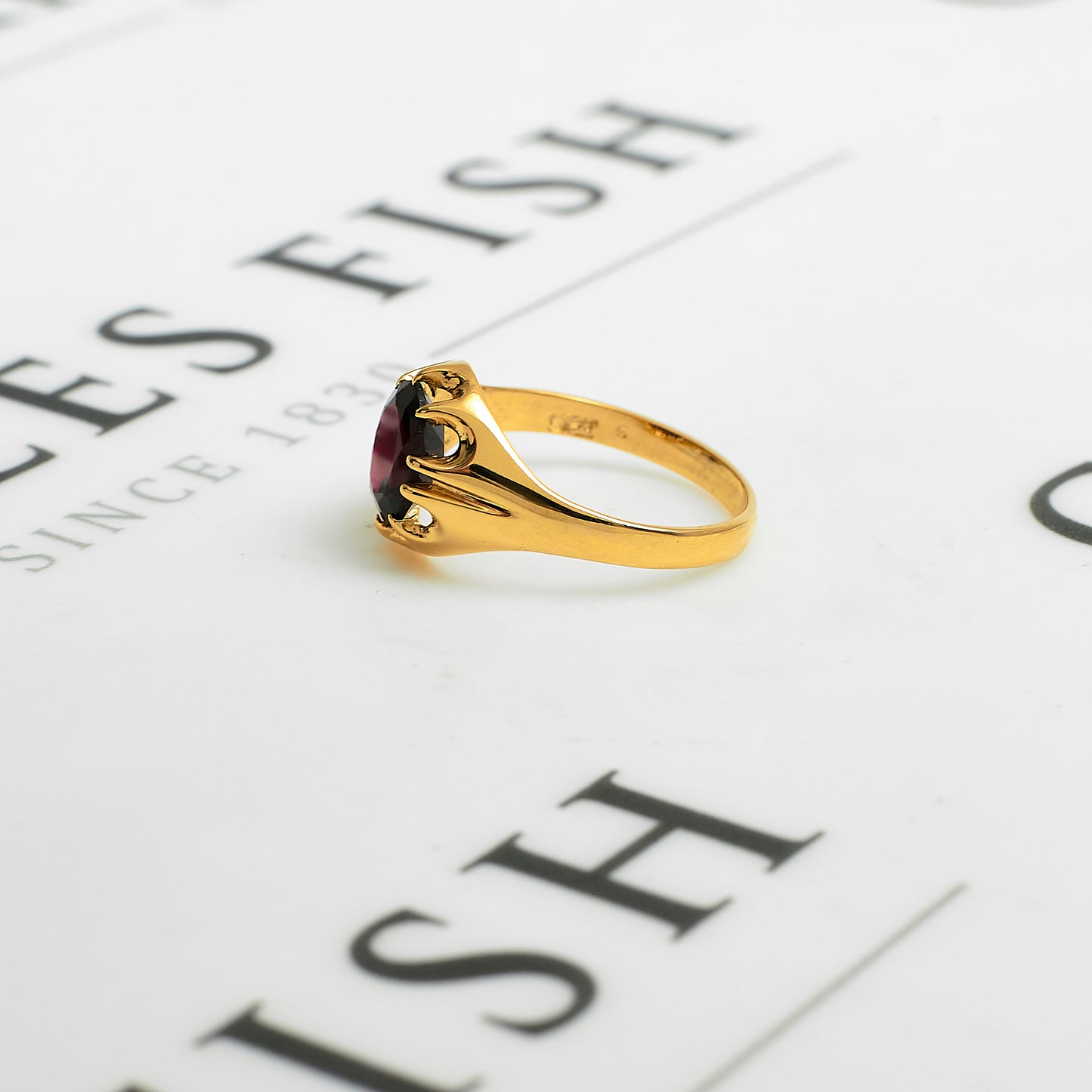 Pre-Owned 9ct Gold Garnet Flush Set Ring Size T