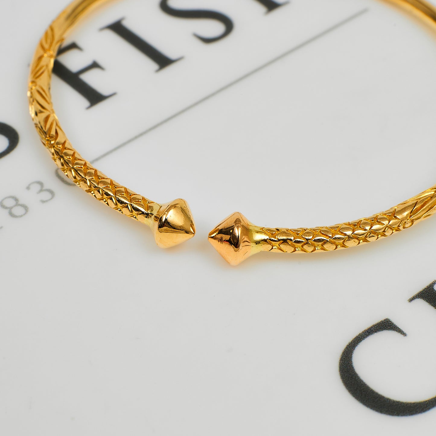 Pre-Owned 14ct Gold Open Ended Pattern & Polish Bangle