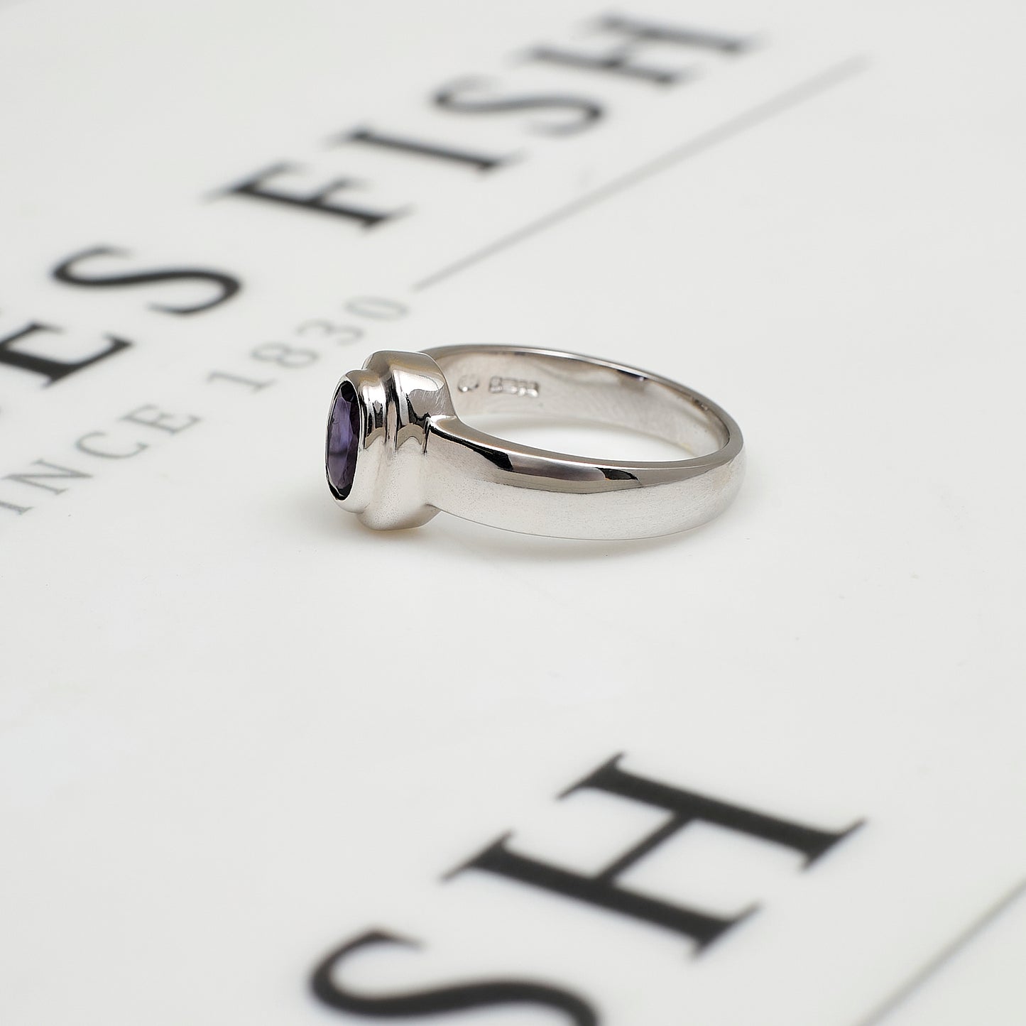 Pre-Owned 9ct White Gold Oval Iolite Ring Size M.5