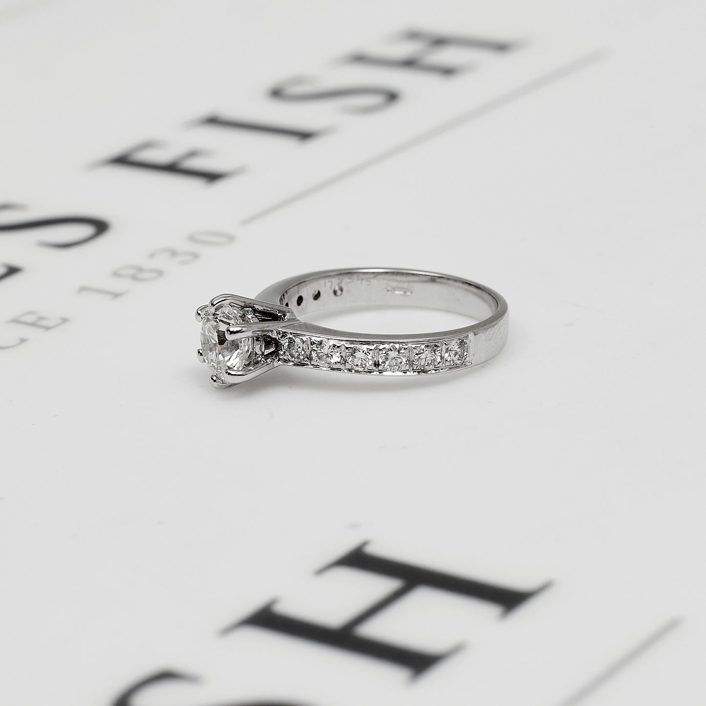 Pre-Owned 18ct White Gold Diamond Ring & Diamond Shoulders