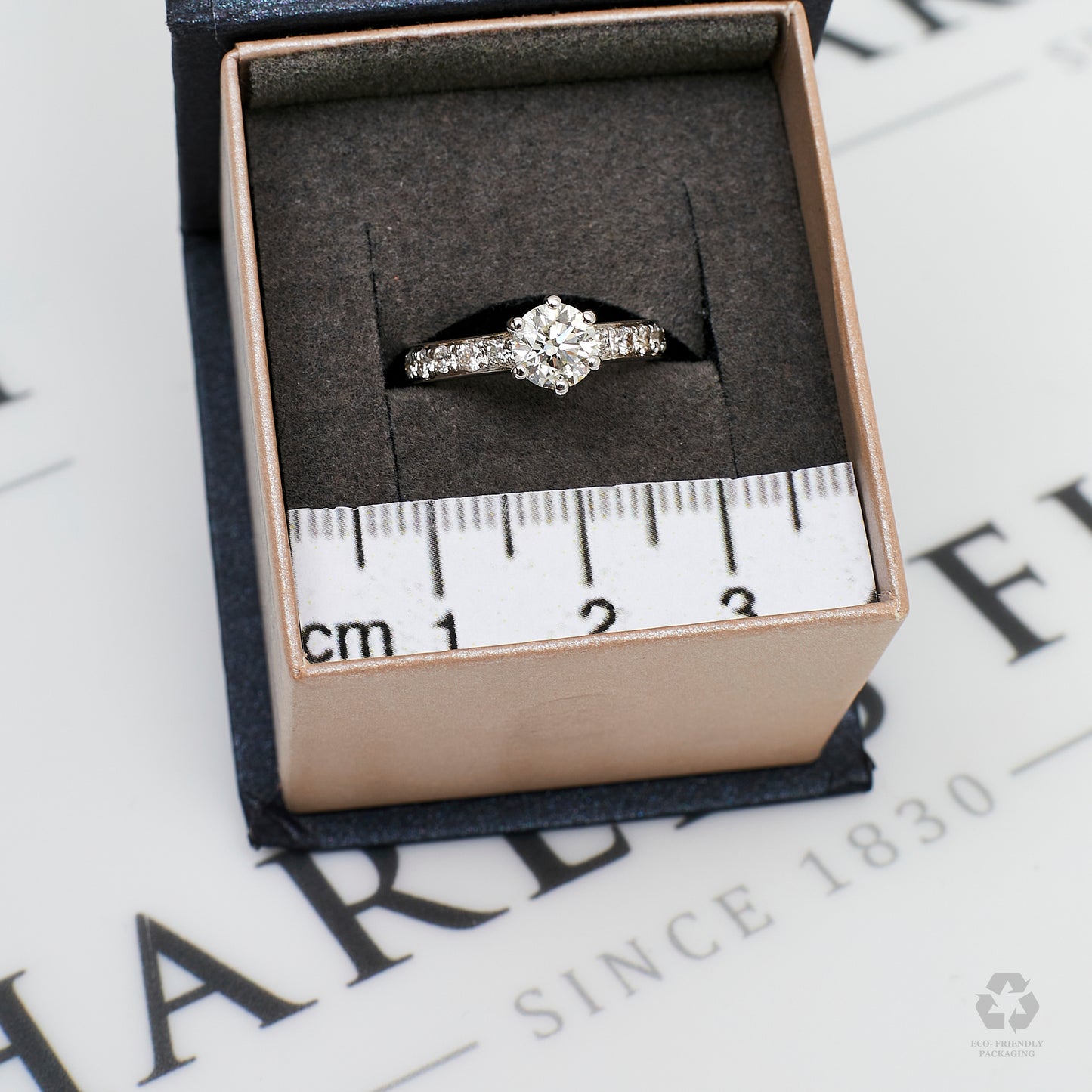 Pre-Owned 18ct White Gold Diamond Ring & Diamond Shoulders