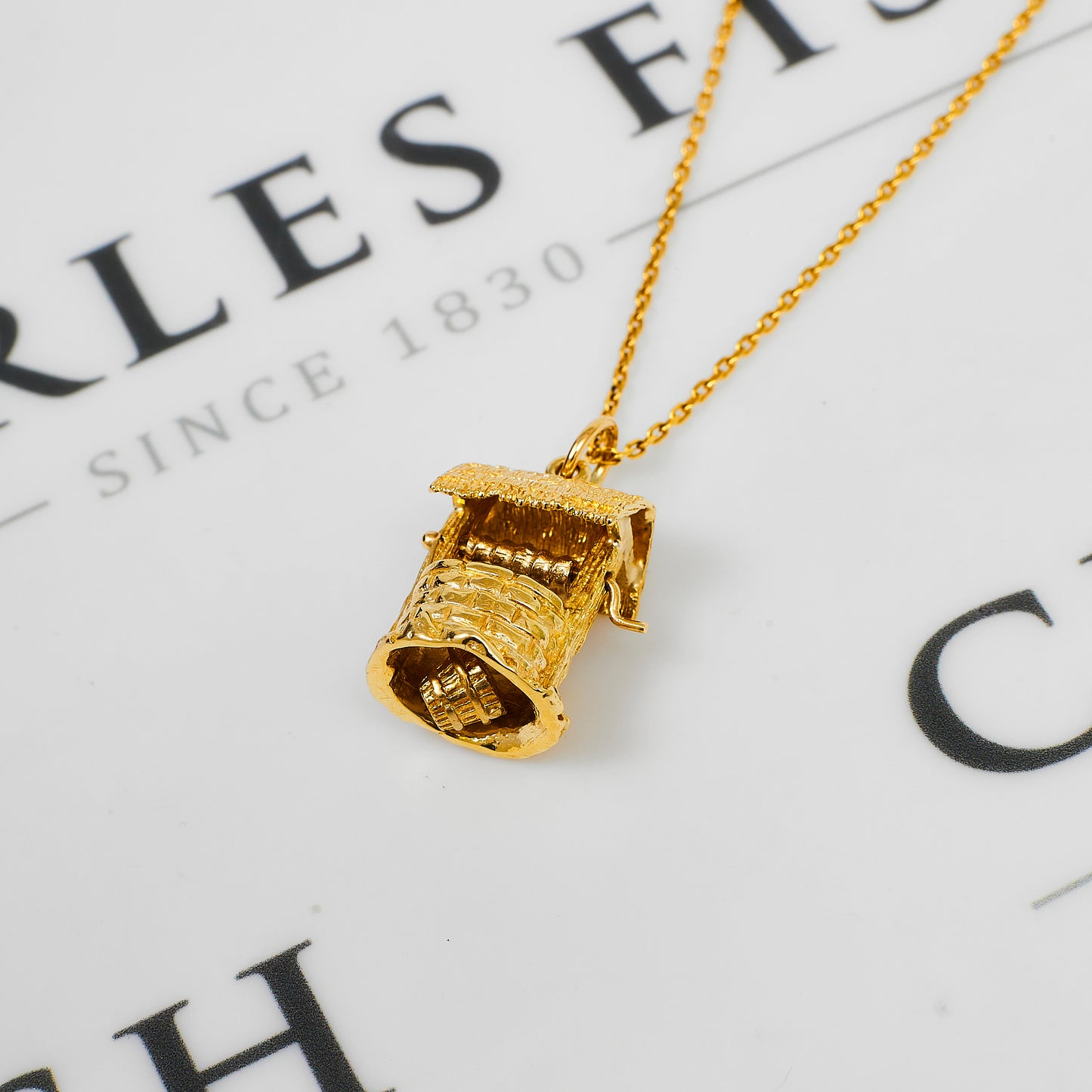 Pre-Owned 9ct Gold Wishing Well Charm