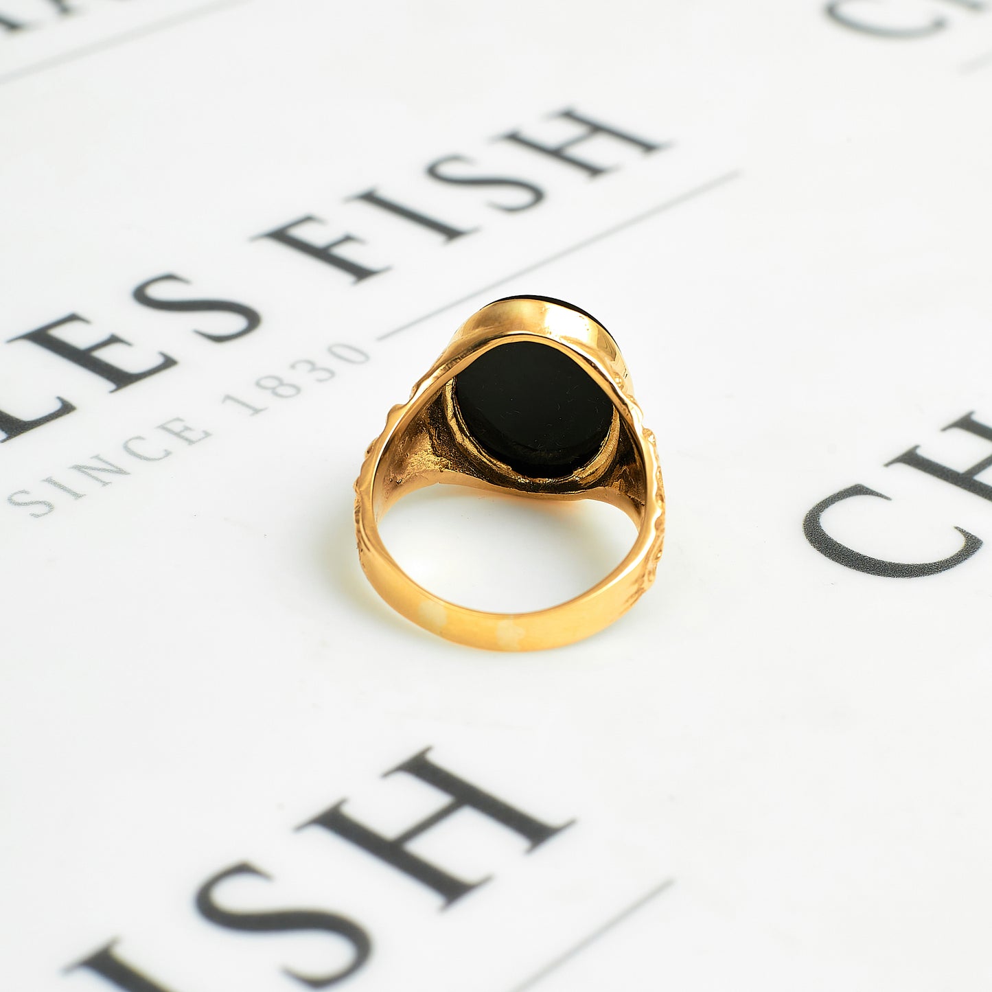 Pre-Owned 9ct Gold Mens Oval Onyx Signet Ring Size X
