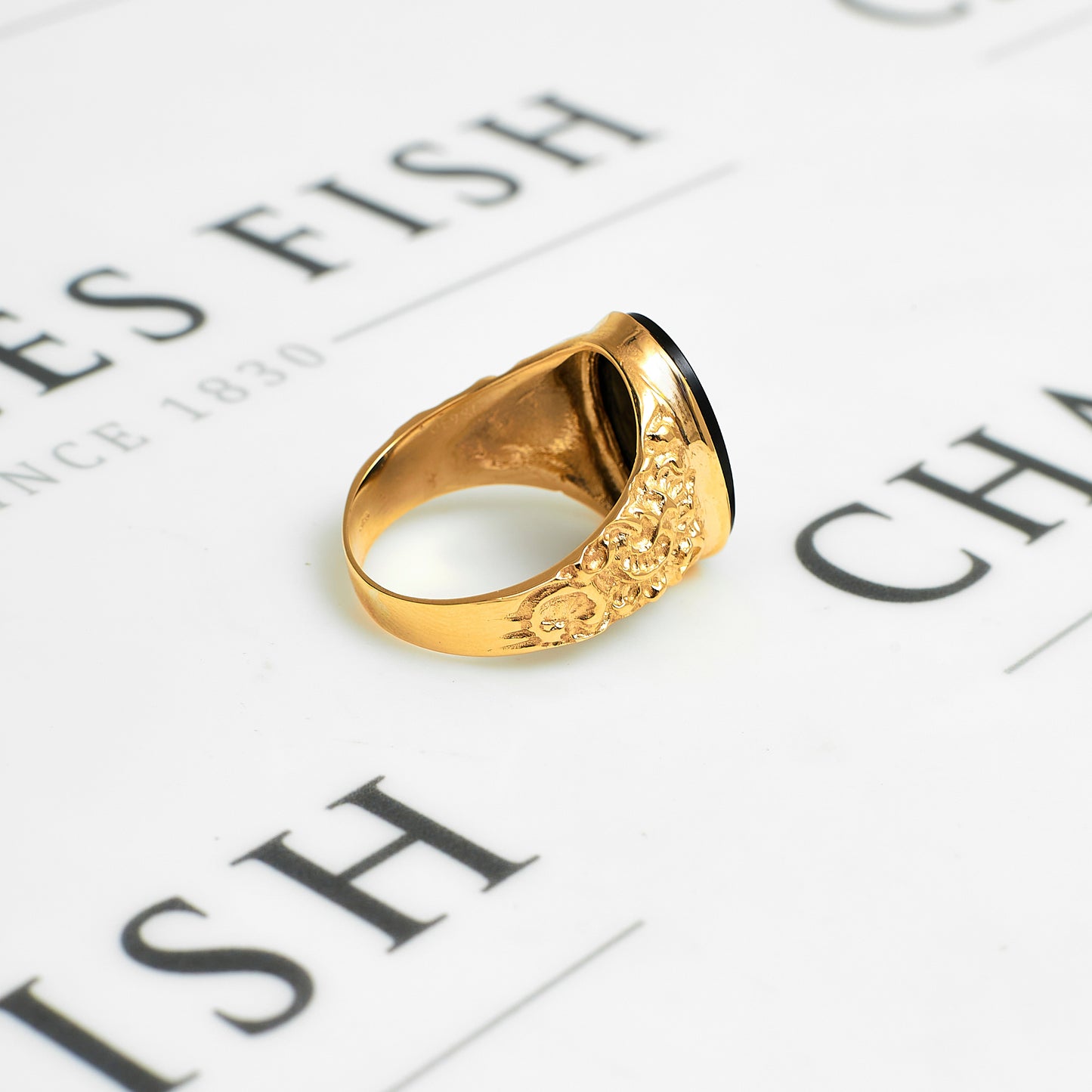 Pre-Owned 9ct Gold Mens Oval Onyx Signet Ring Size X