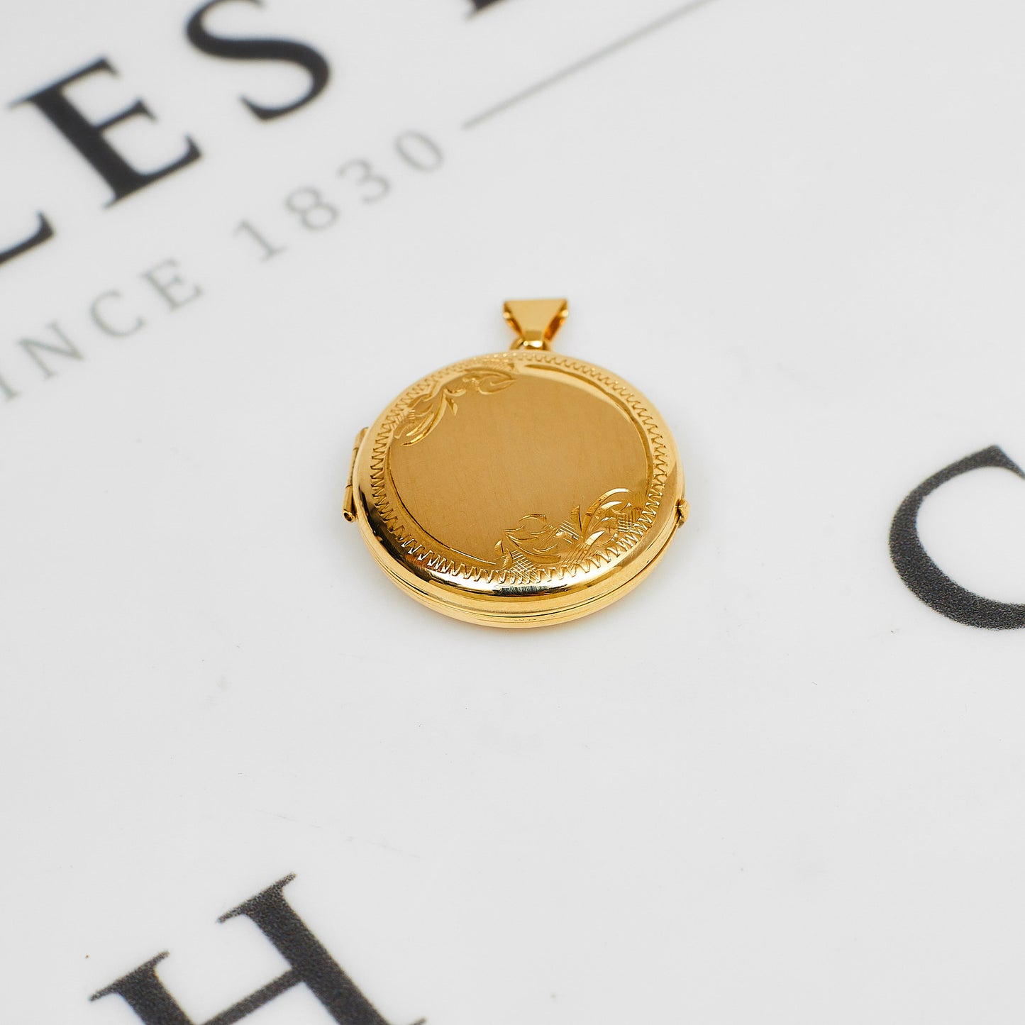 Pre-Owned 9ct Gold Round Locket Pendant