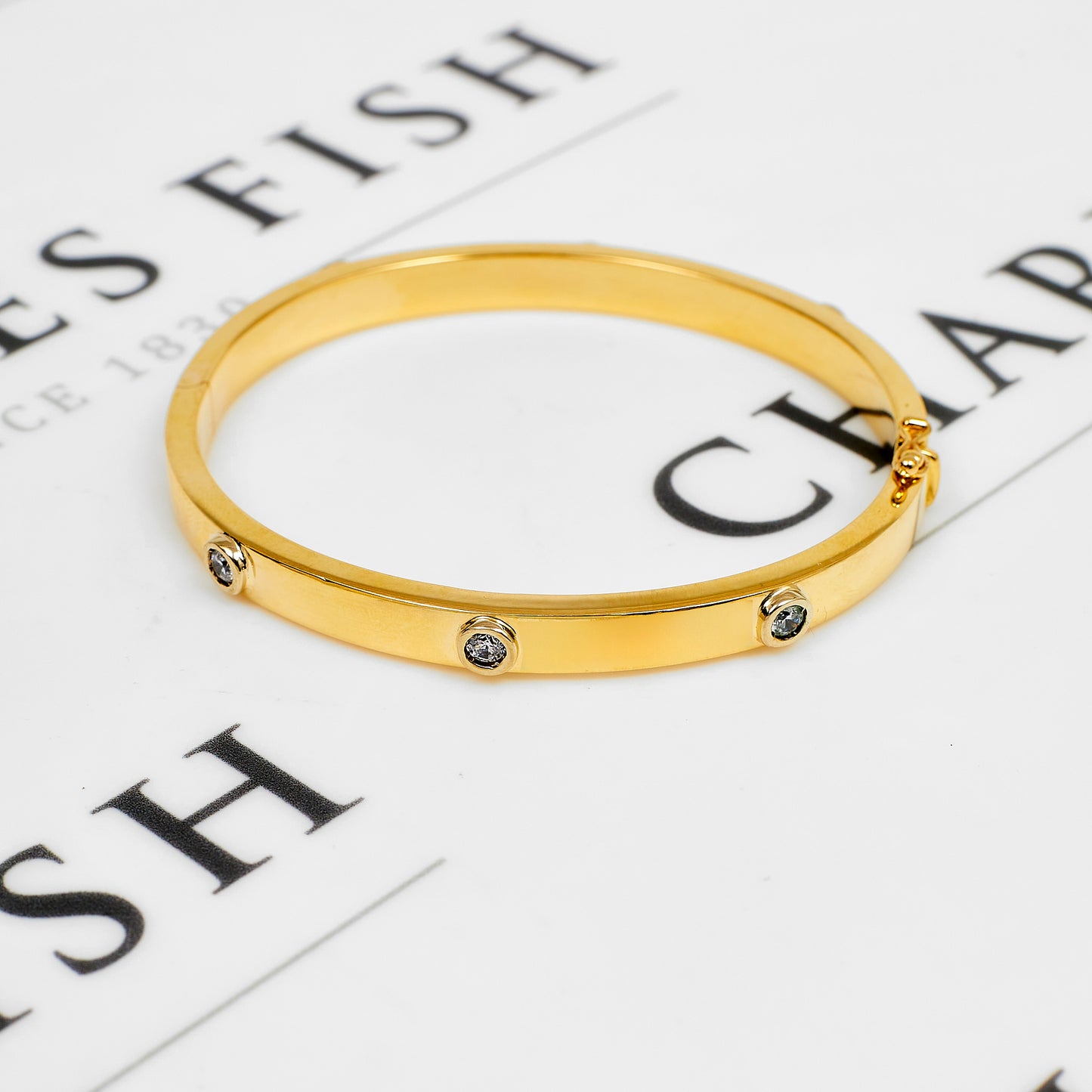 Pre-Owned 9ct Gold & CZ Hinged Bangle