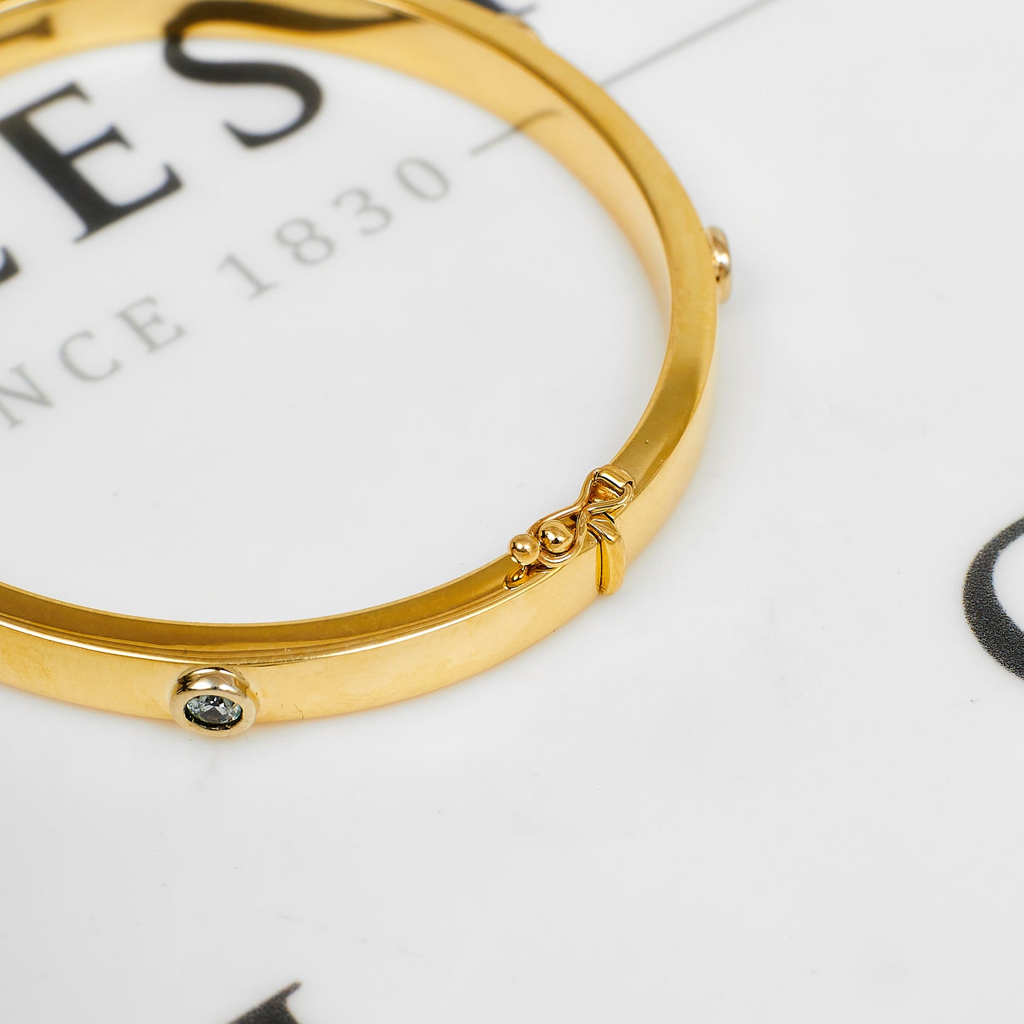 Pre-Owned 9ct Gold & CZ Hinged Bangle