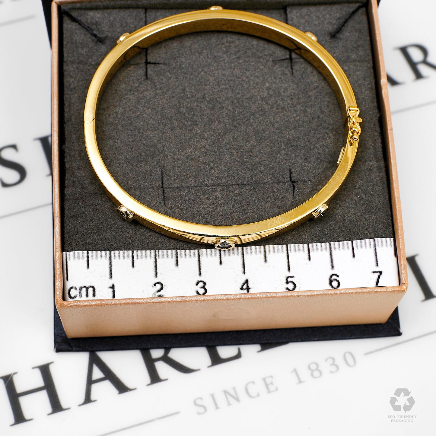 Pre-Owned 9ct Gold & CZ Hinged Bangle