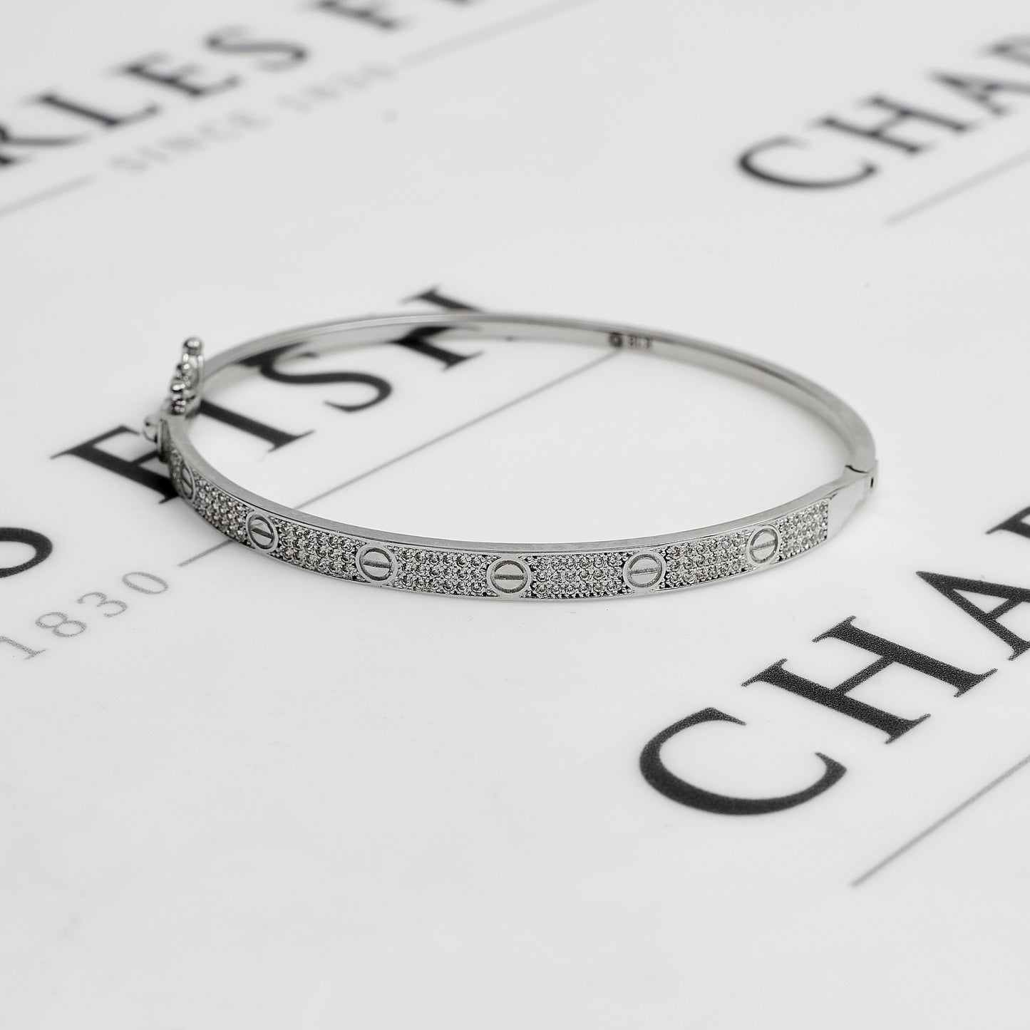 Pre-Owned 18ct White Gold & CZ Screw Design Hinged Bangle