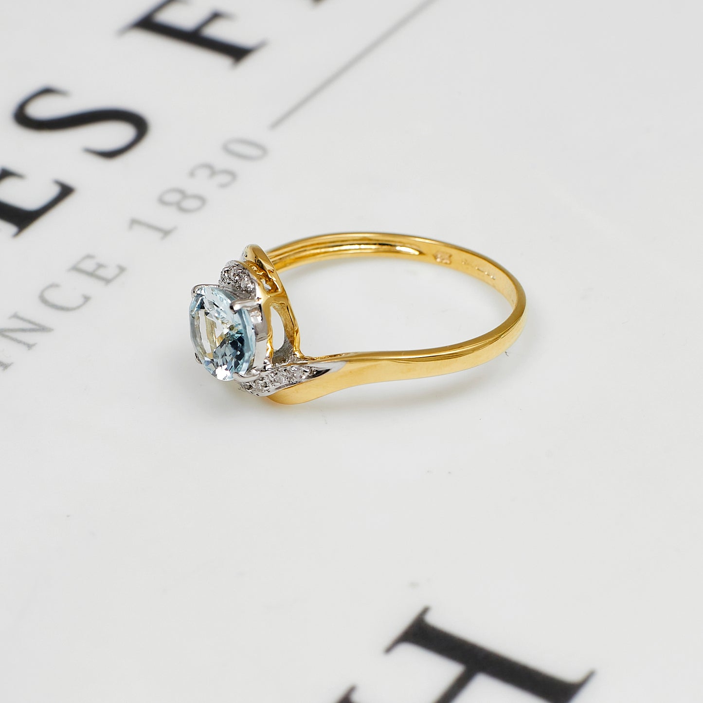 Pre-Owned 9ct Gold Oval Aquamarine & Diamond Ring Size V