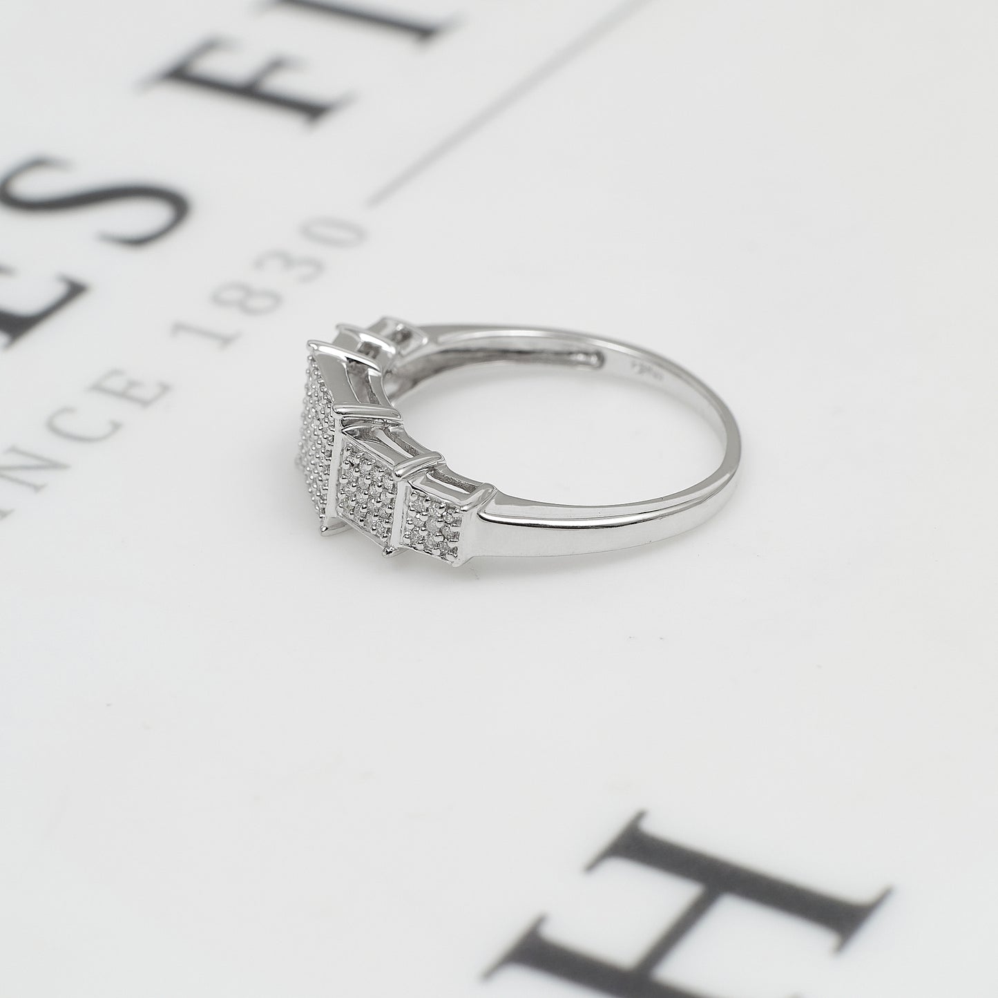 Pre-Owned 9ct White Gold & Diamond 5 Square Design Ring