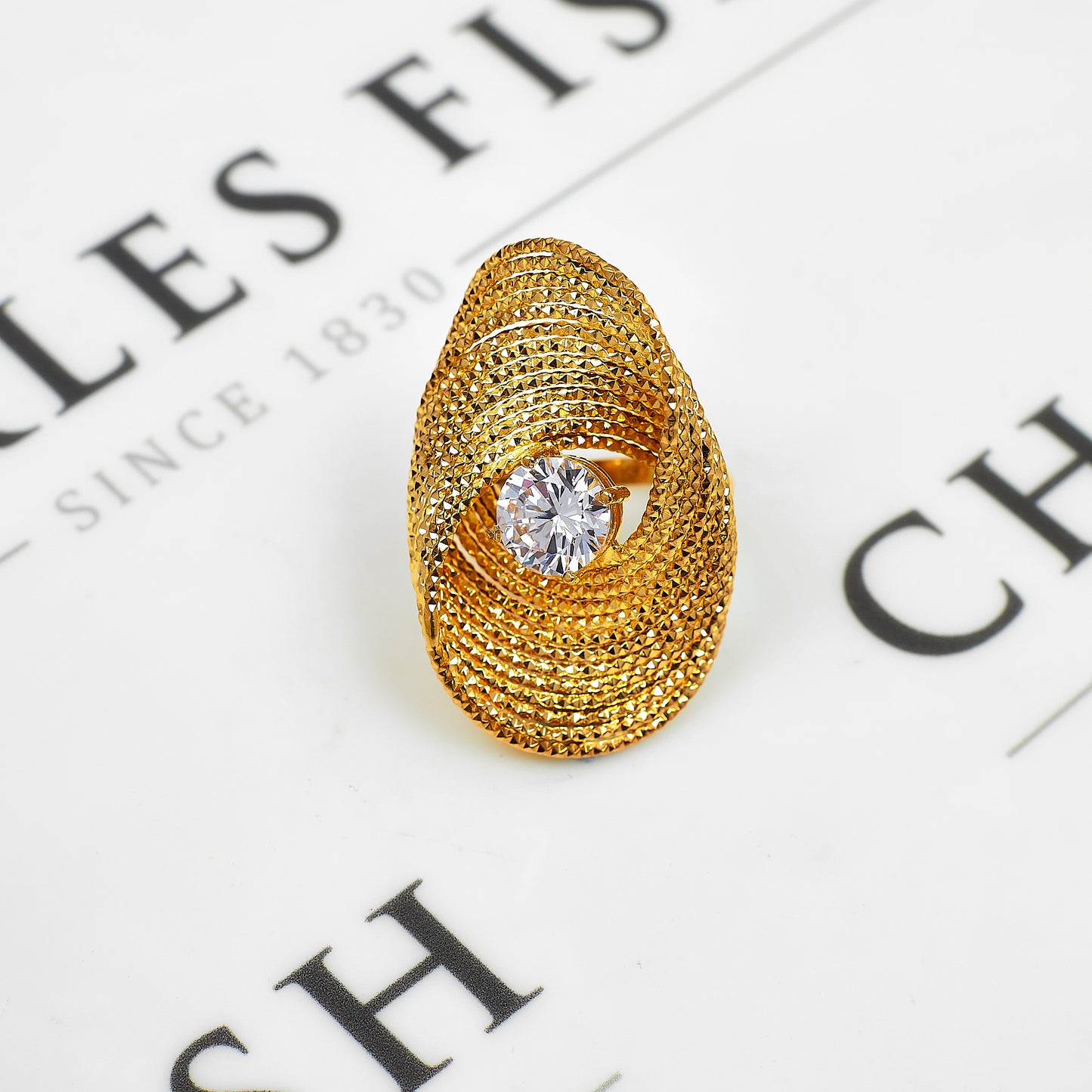 Pre-Owned 14ct Gold CZ Oversized Swirl Design Ring Size S