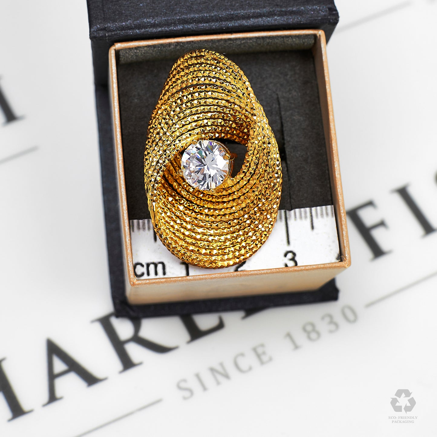 Pre-Owned 14ct Gold CZ Oversized Swirl Design Ring Size S