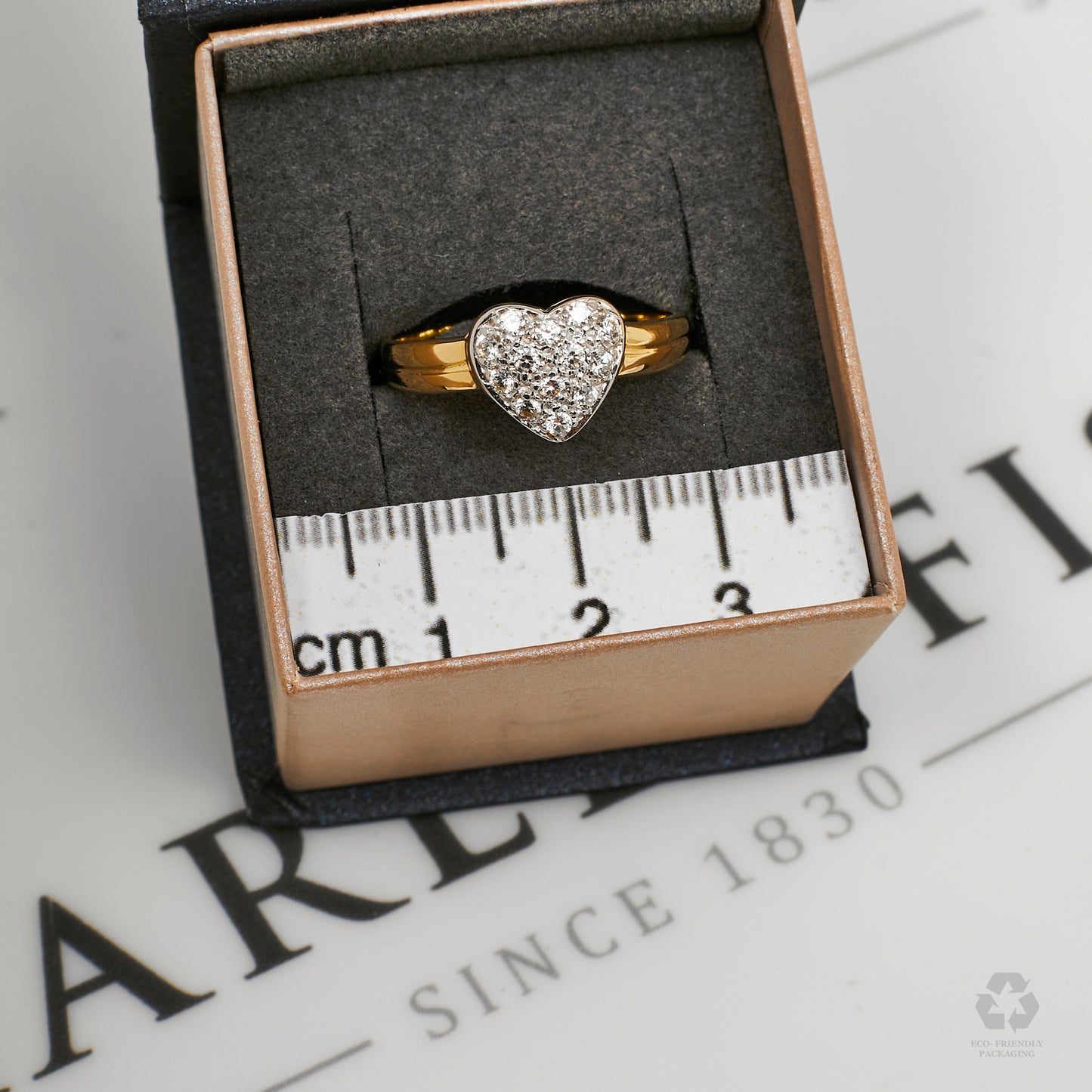 Pre-Owned 9ct Gold CZ Heart Ring Size R.5
