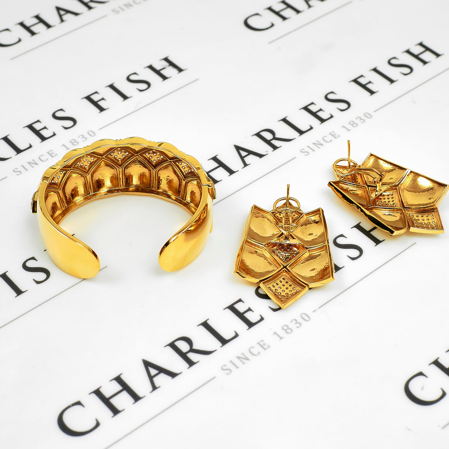 Pre-Owned 18ct Gold CZ Bangle & Earring Jewellery SET