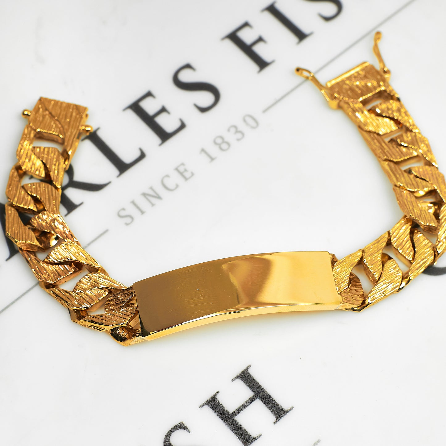 Pre-Owned 9ct Gold Bark Texture ID Plate Curb Chain Bracelet