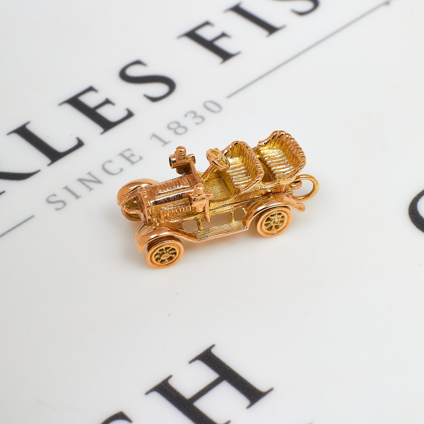 Pre-Owned 9ct Gold Vintage Style Car Charm
