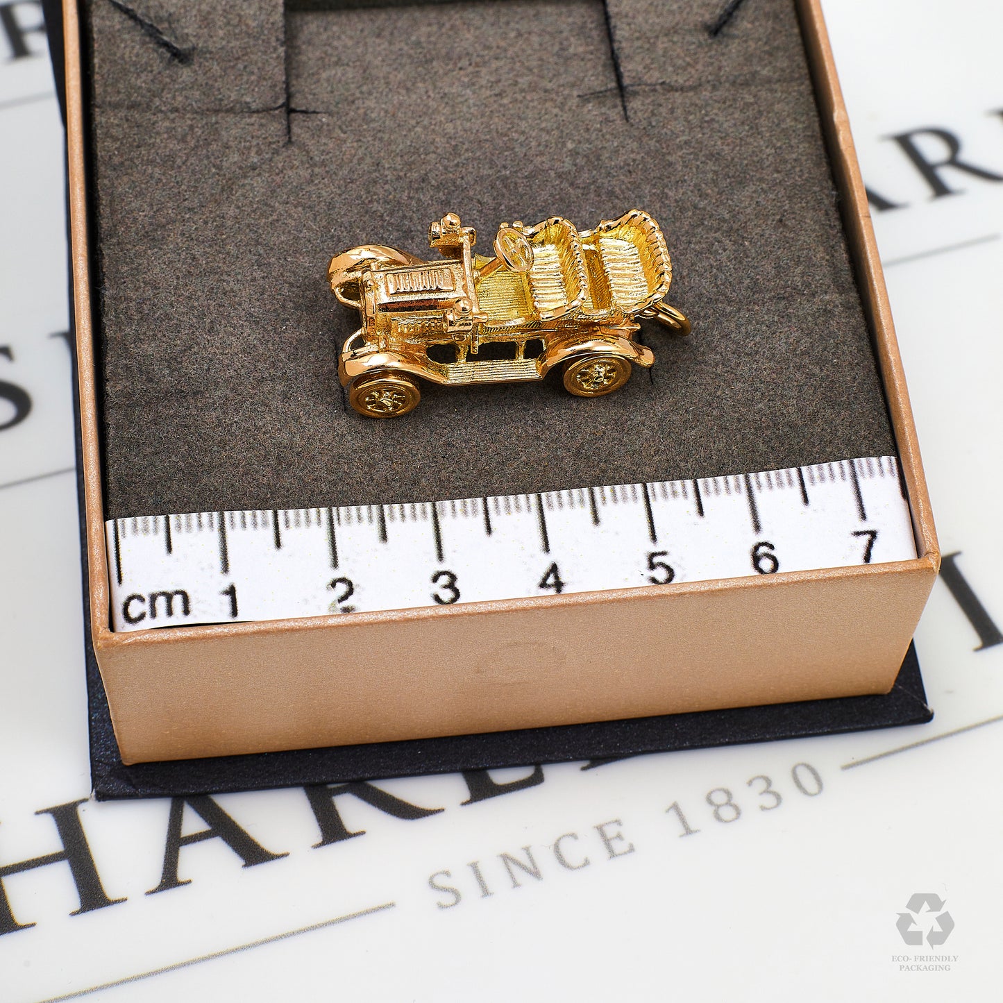 Pre-Owned 9ct Gold Vintage Style Car Charm