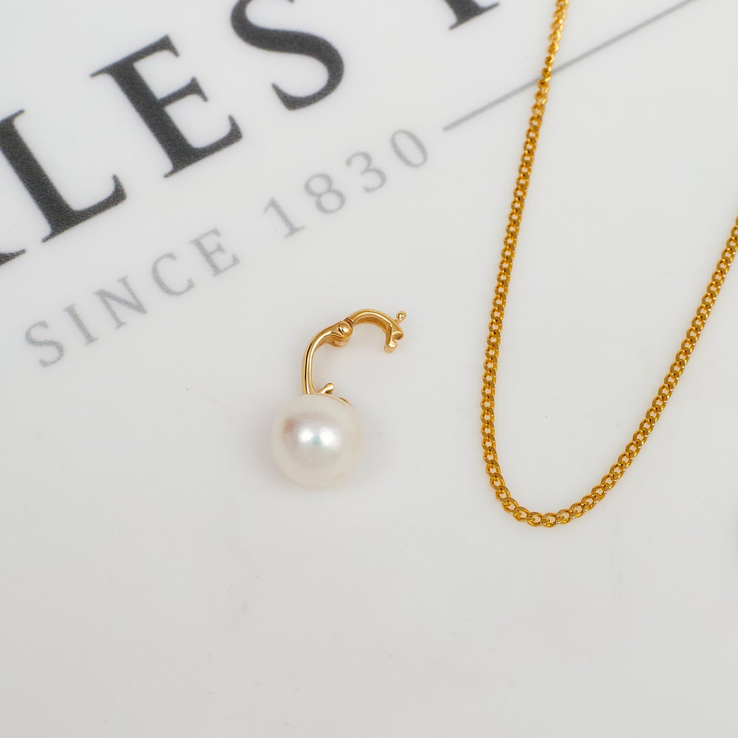 Pre-Owned 9ct Gold Cultured Pearl Pendant & Chain 20 Inch