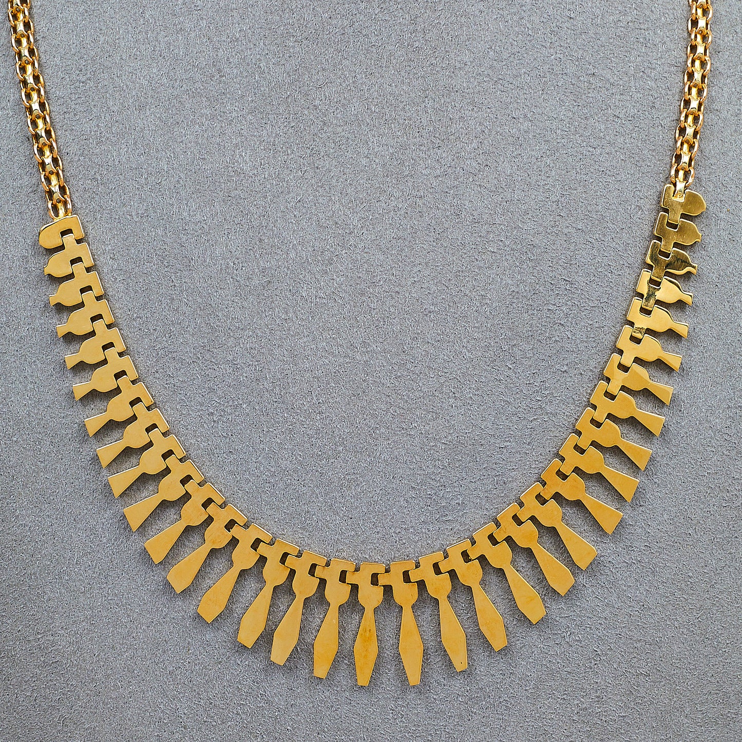 Pre-Owned 9ct Gold Cleopatra Necklace 17 Inch