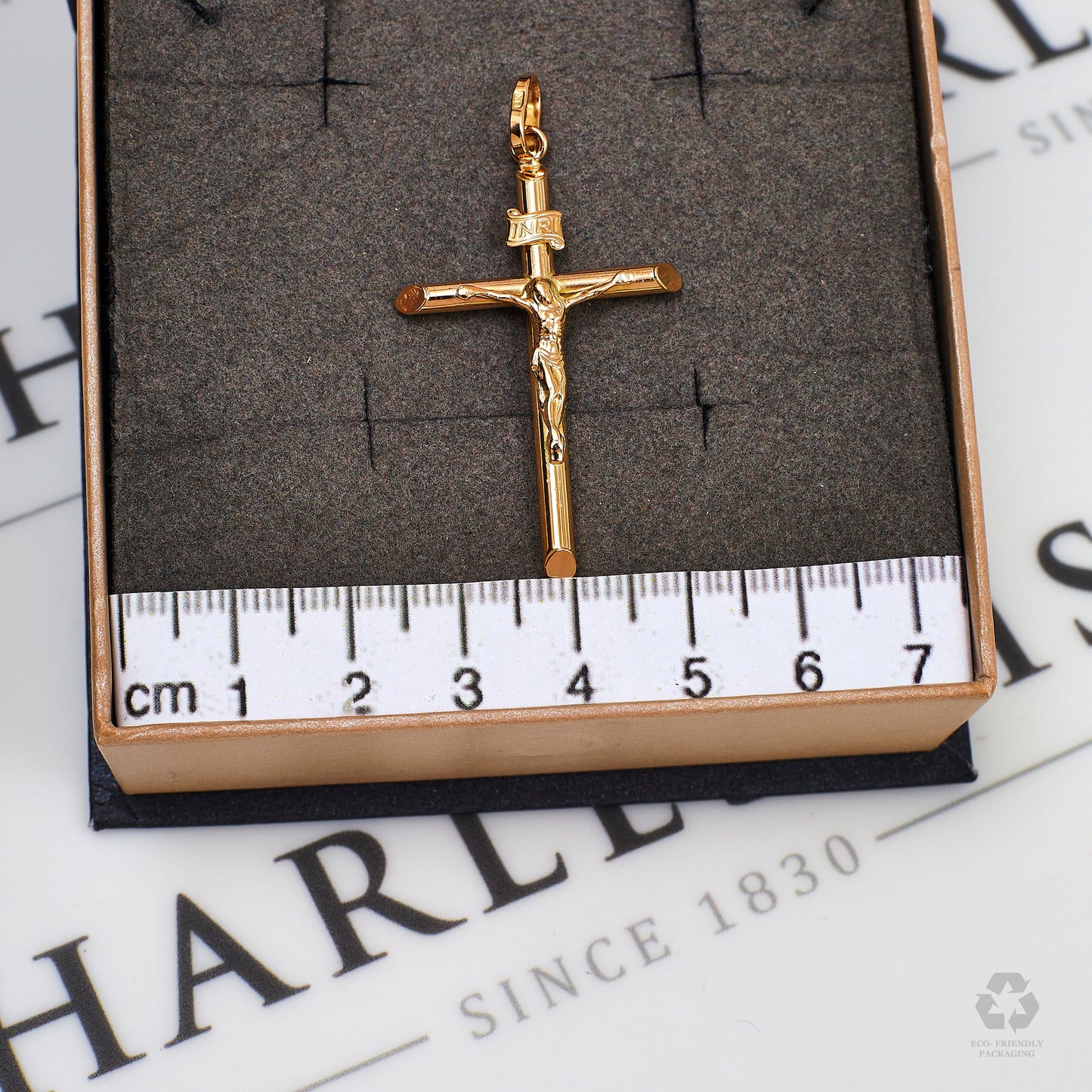 Pre-Owned 9ct Gold Crucifix Pendant