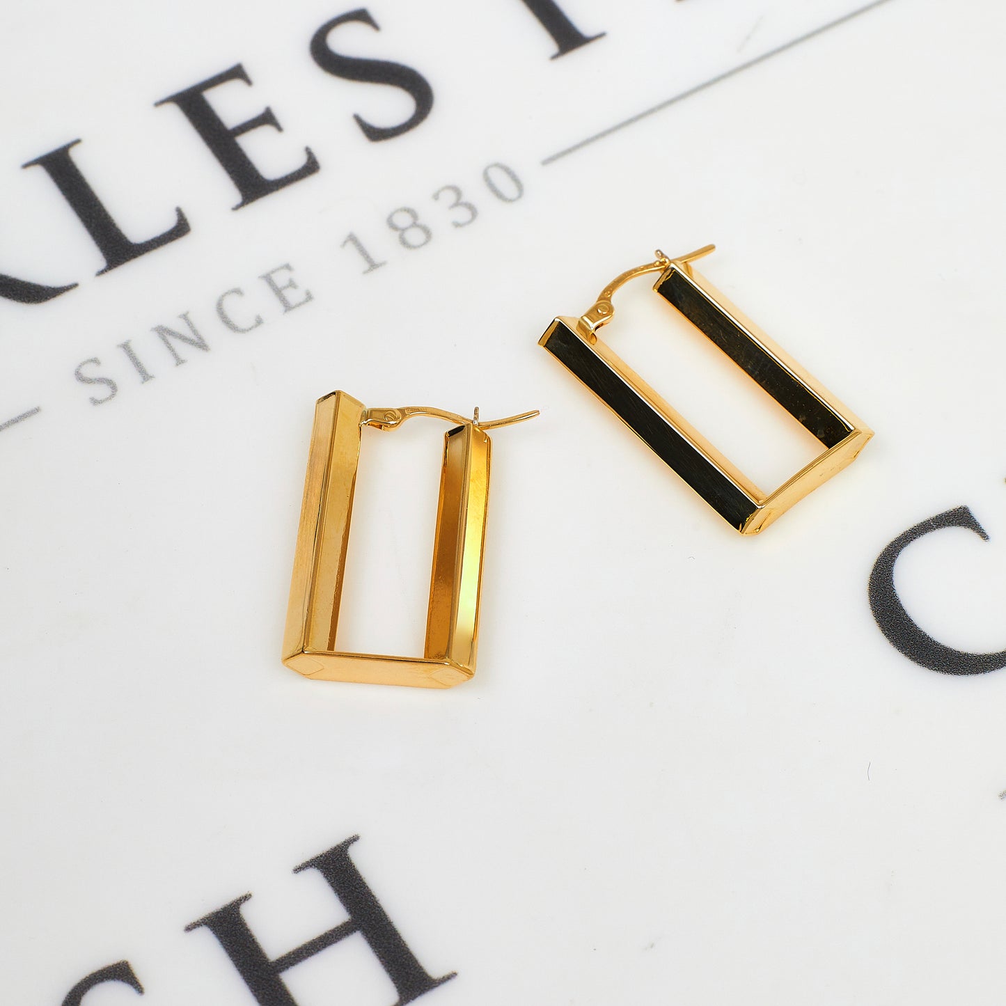 Pre-Owned 9ct Gold Rectangular Creole Earrings