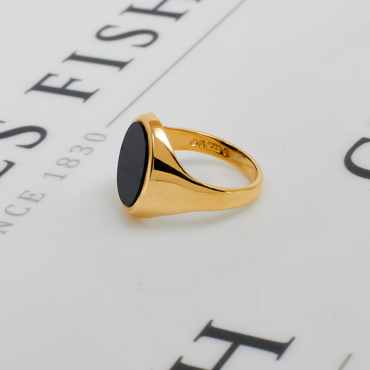 Pre-Owned 9ct Gold Oval Onyx Signet Ring Size R