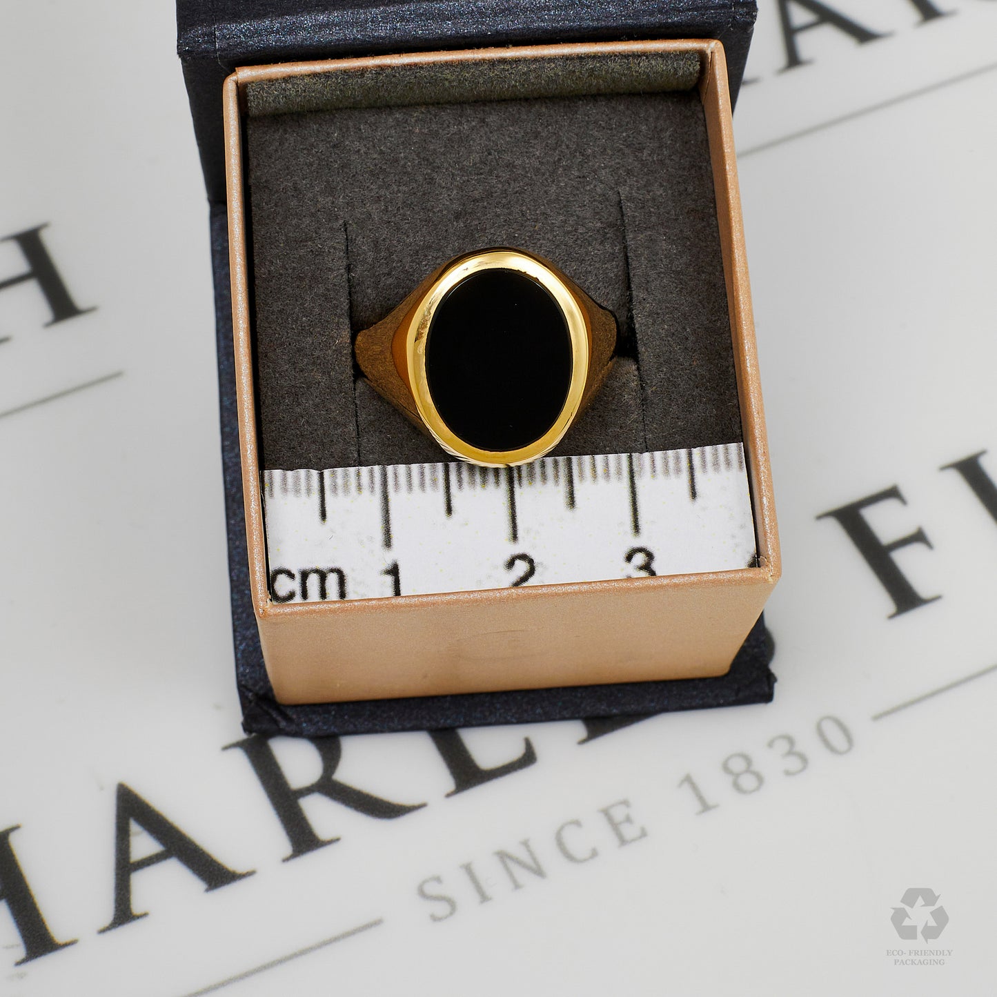 Pre-Owned 9ct Gold Oval Onyx Signet Ring Size R