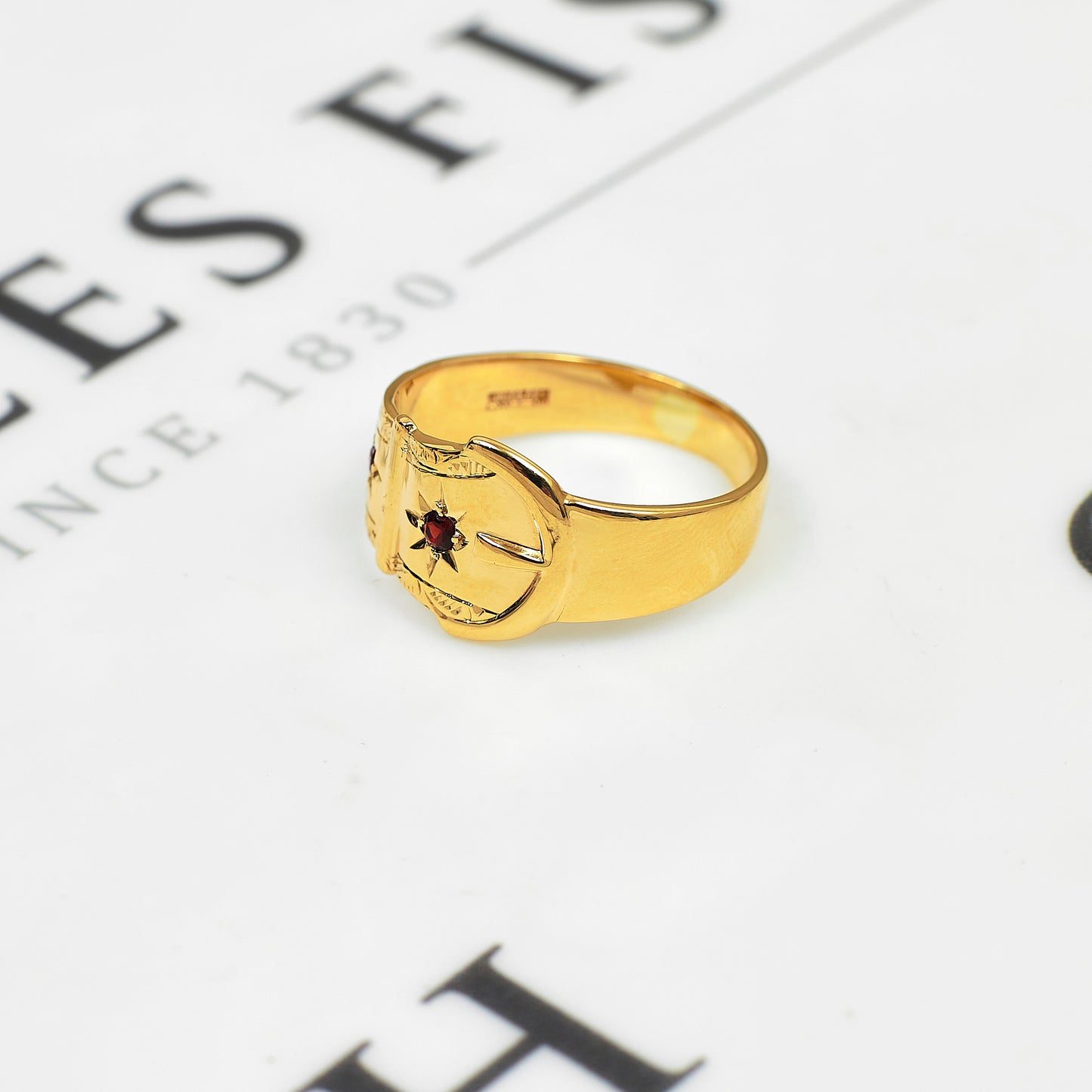 Pre-Owned 9ct Gold 2 Garnet Buckle Ring Size U