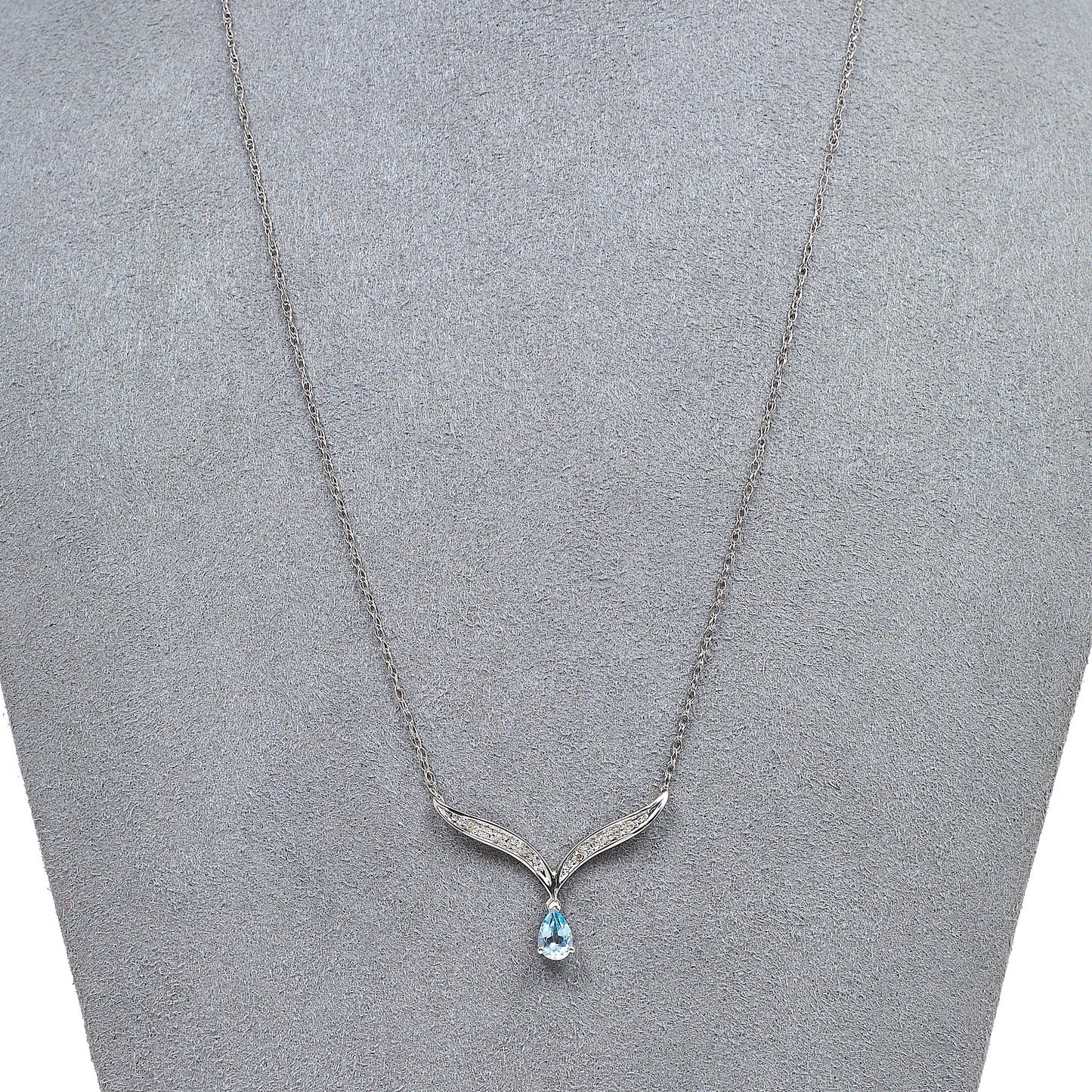 Pre-Owned 9ct White Gold Diamond & Topaz Jewellery SET