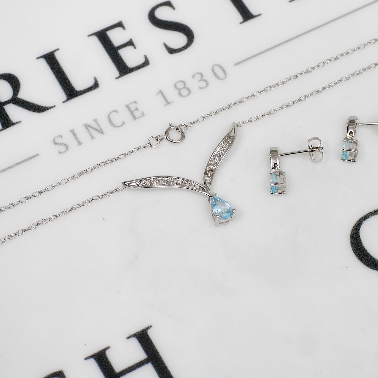 Pre-Owned 9ct White Gold Diamond & Topaz Jewellery SET