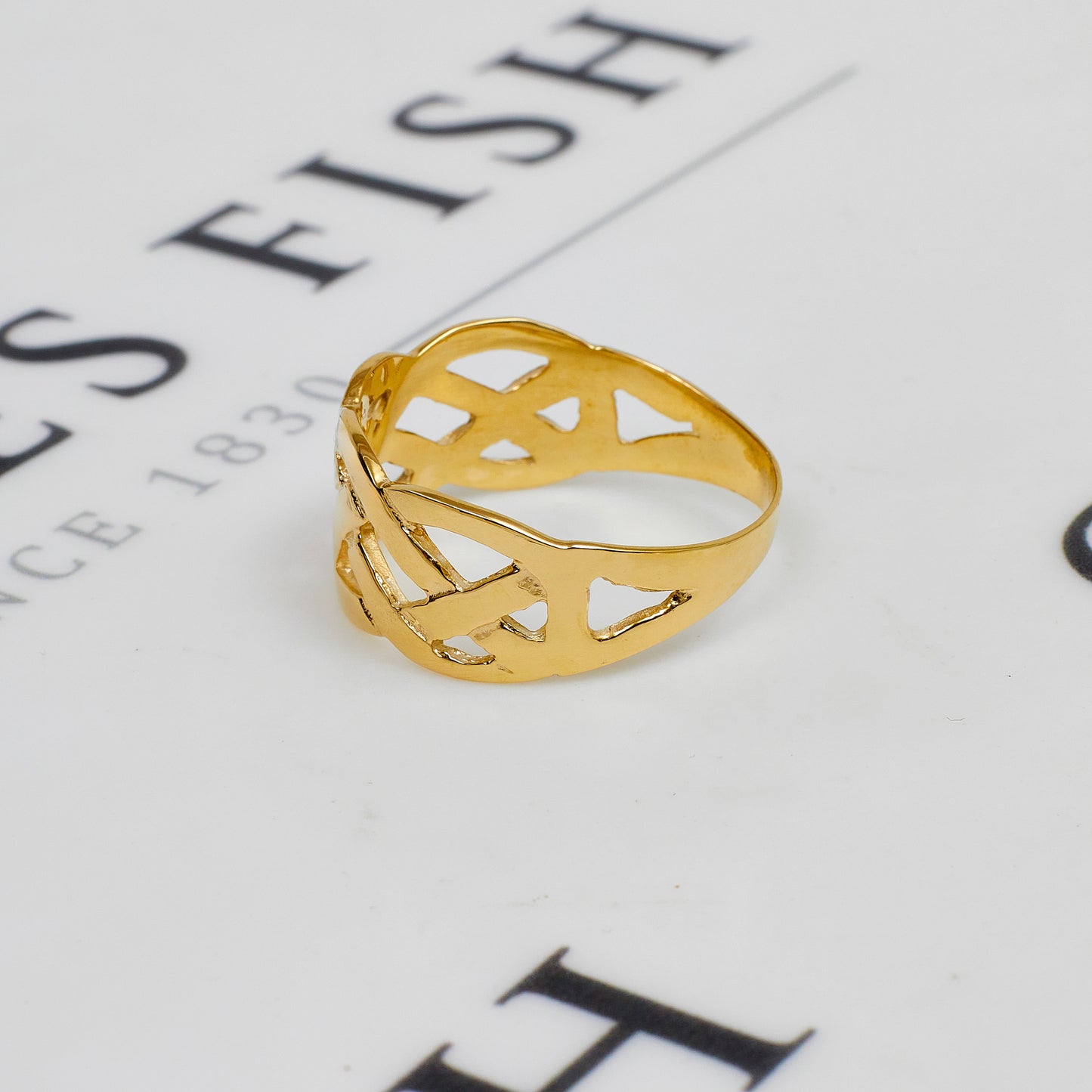 Pre-Owned 9ct Gold Mens Celtic Plait Band Size X