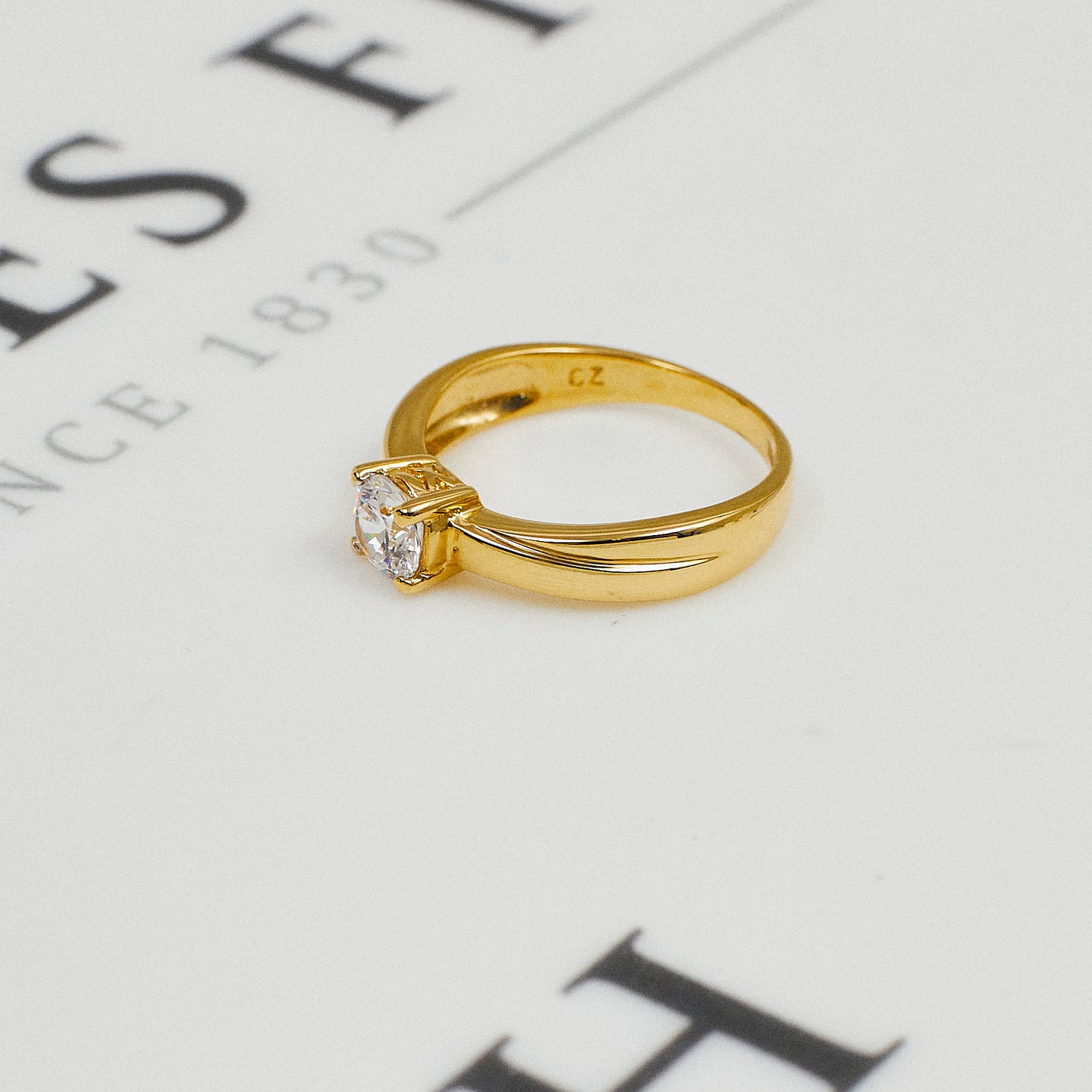 Pre-Owned 9ct Gold CZ Dress Ring Size M