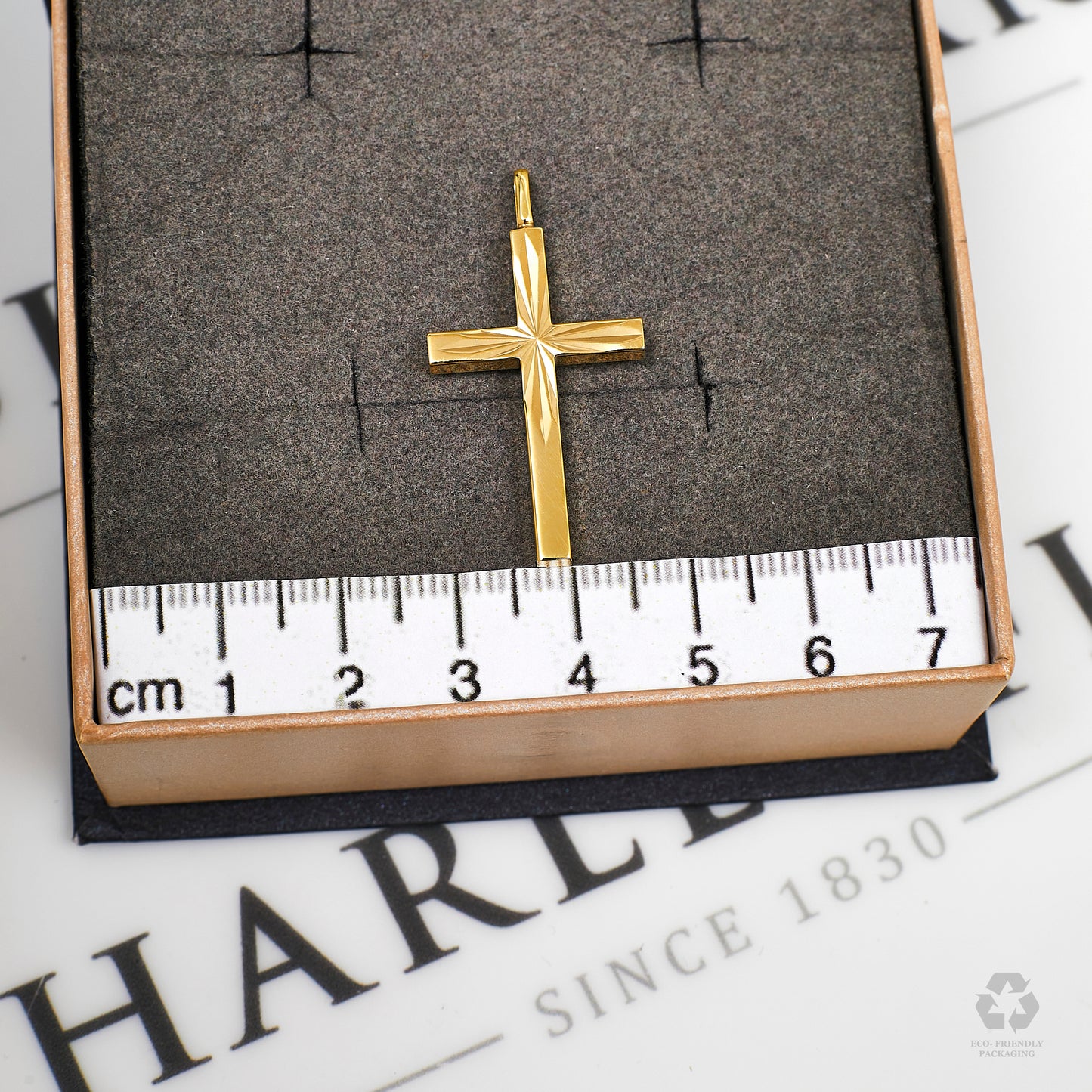 Pre-Owned 9ct Gold Sunburst Design Cross Pendant