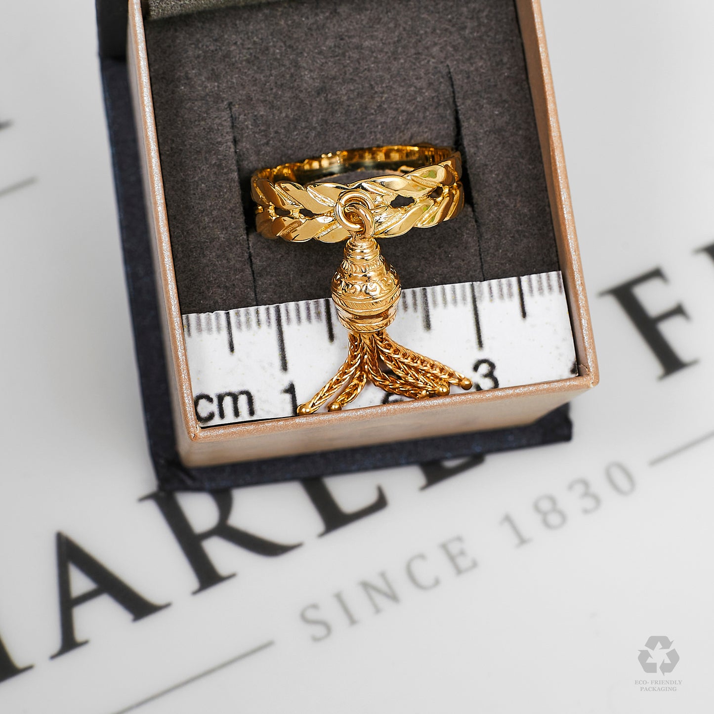 Pre-Owned 9ct Gold Plait Band Ring & Tassel Size T