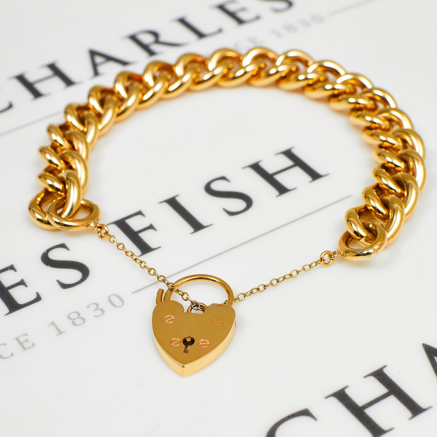Pre-Owned 9ct Gold Curb Chain Bracelet & Heart Padlock