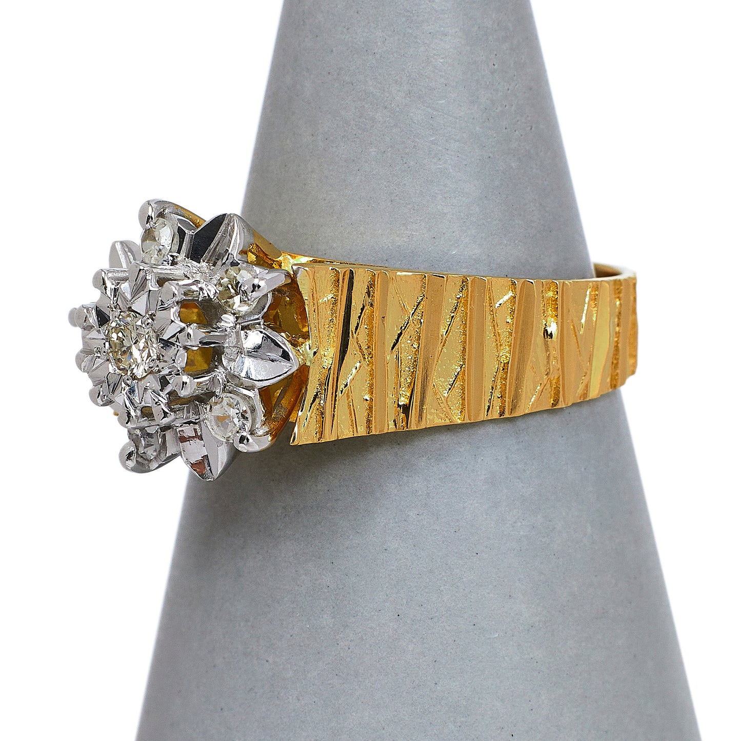 Pre-Owned 18ct Gold Diamond Cluster Ring Size O